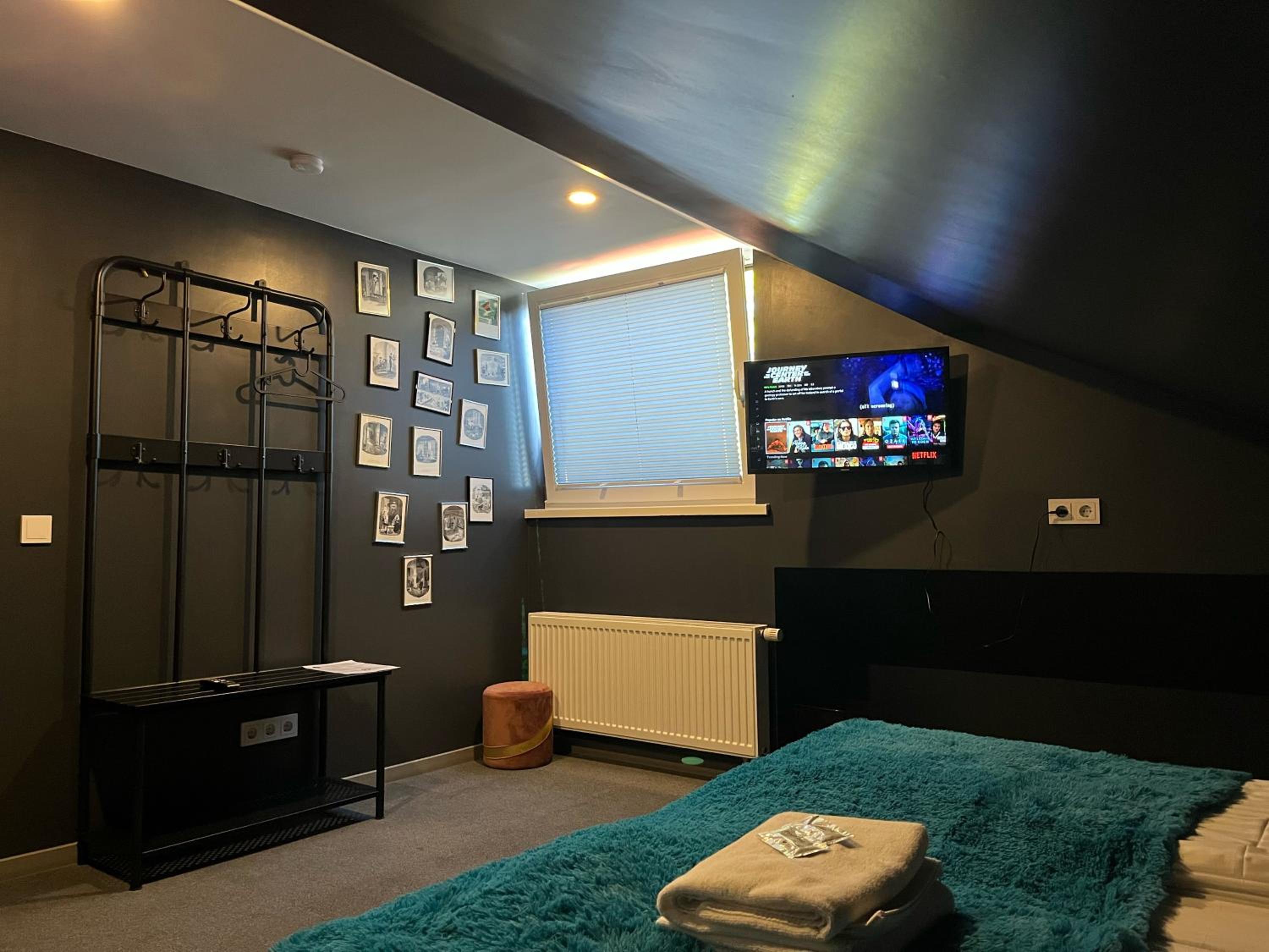Economy Double or Twin Room - Adams Family - Photo 2