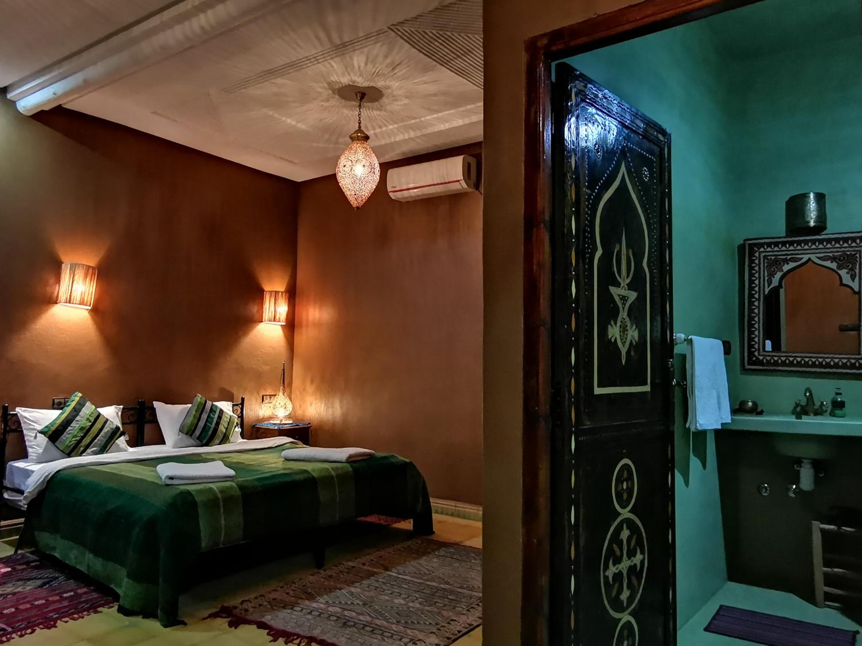 Deluxe Double or Twin Room with Pool View photo 2