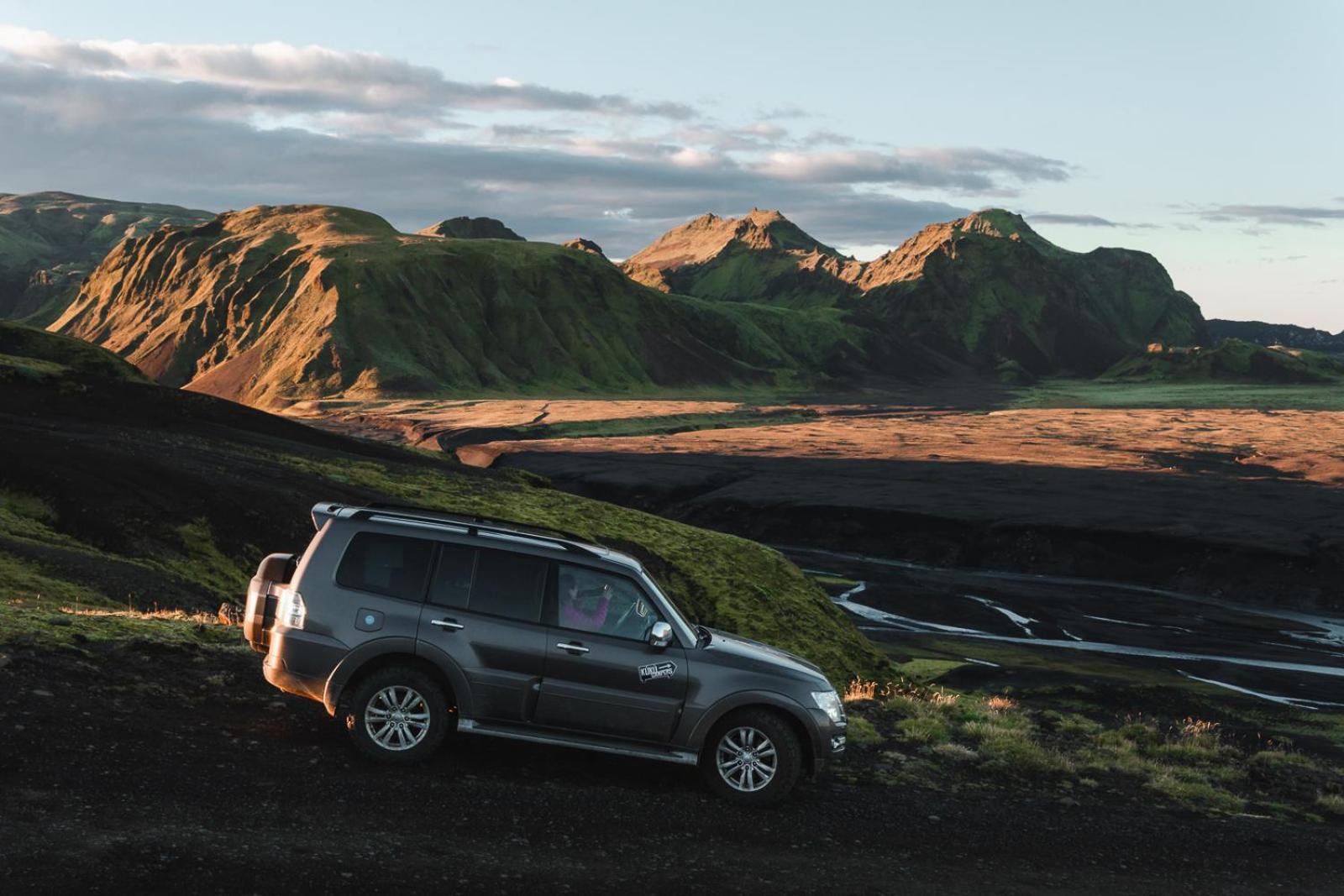 Automatic Mitsubishi 4X4 D Camper or similar (with heater)  photo 3