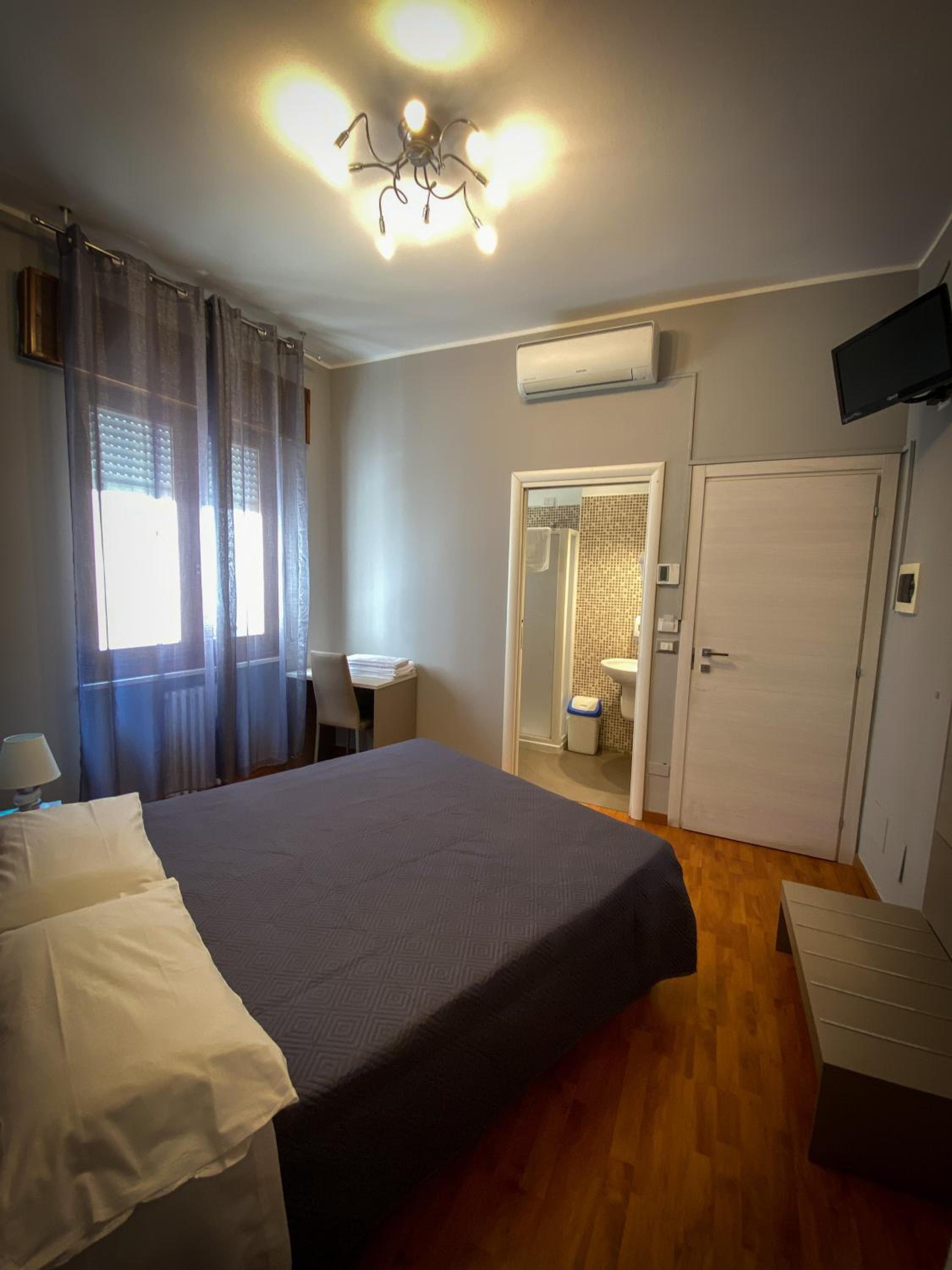 Economy Double or Twin Room photo 1