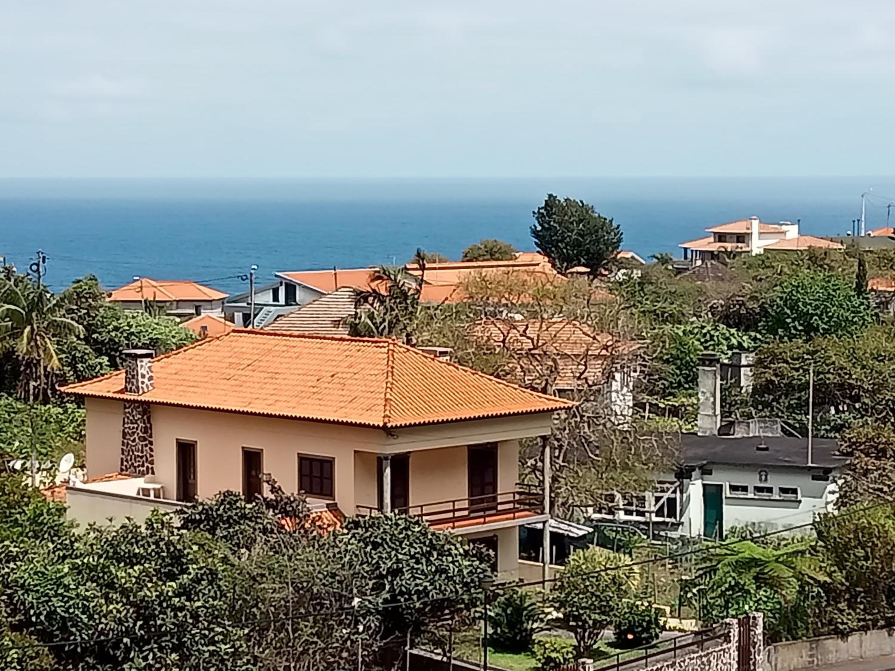 Apartment with Sea View - Photo 8