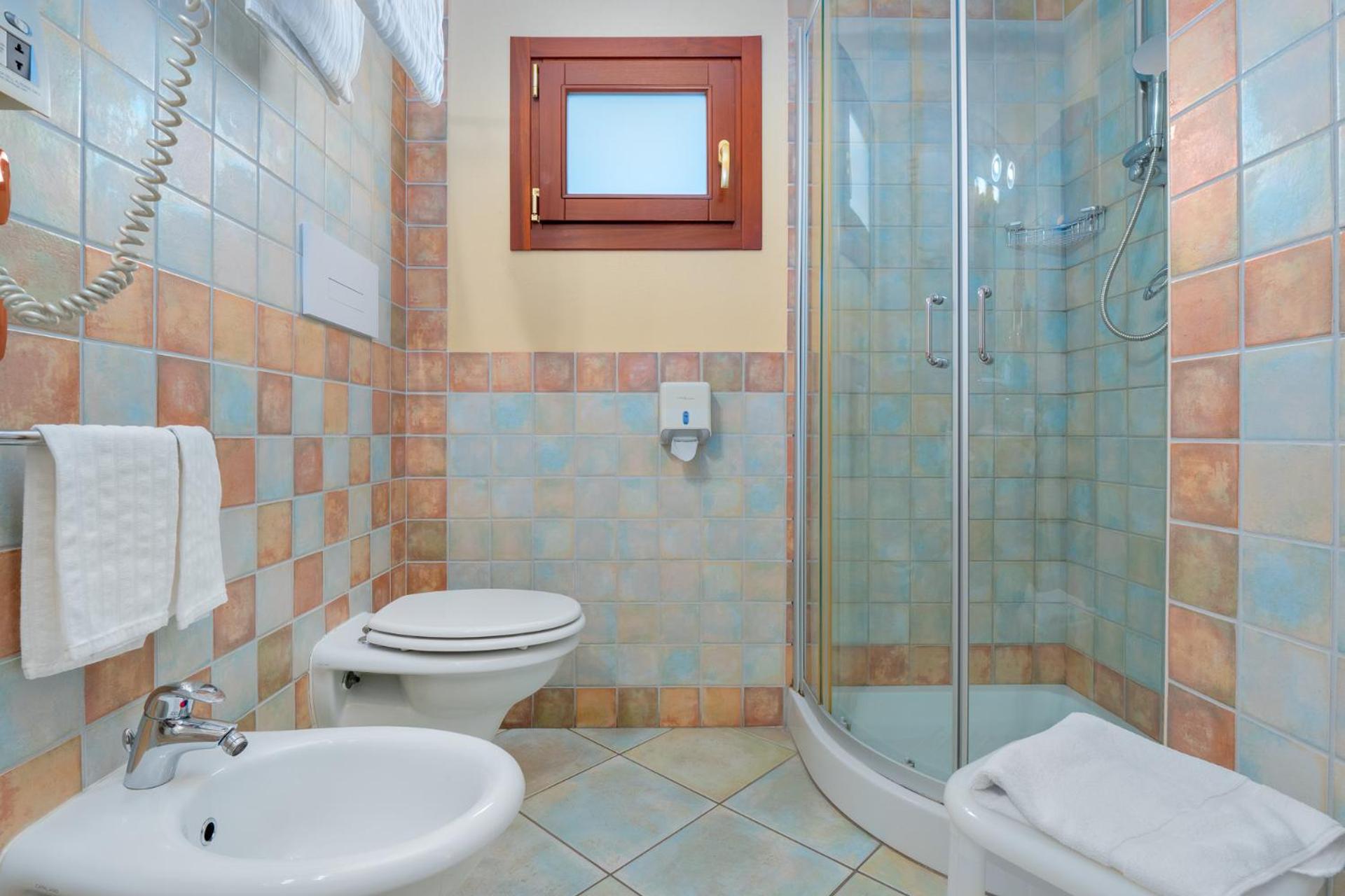Superior Triple Room with Sea View - Photo 3