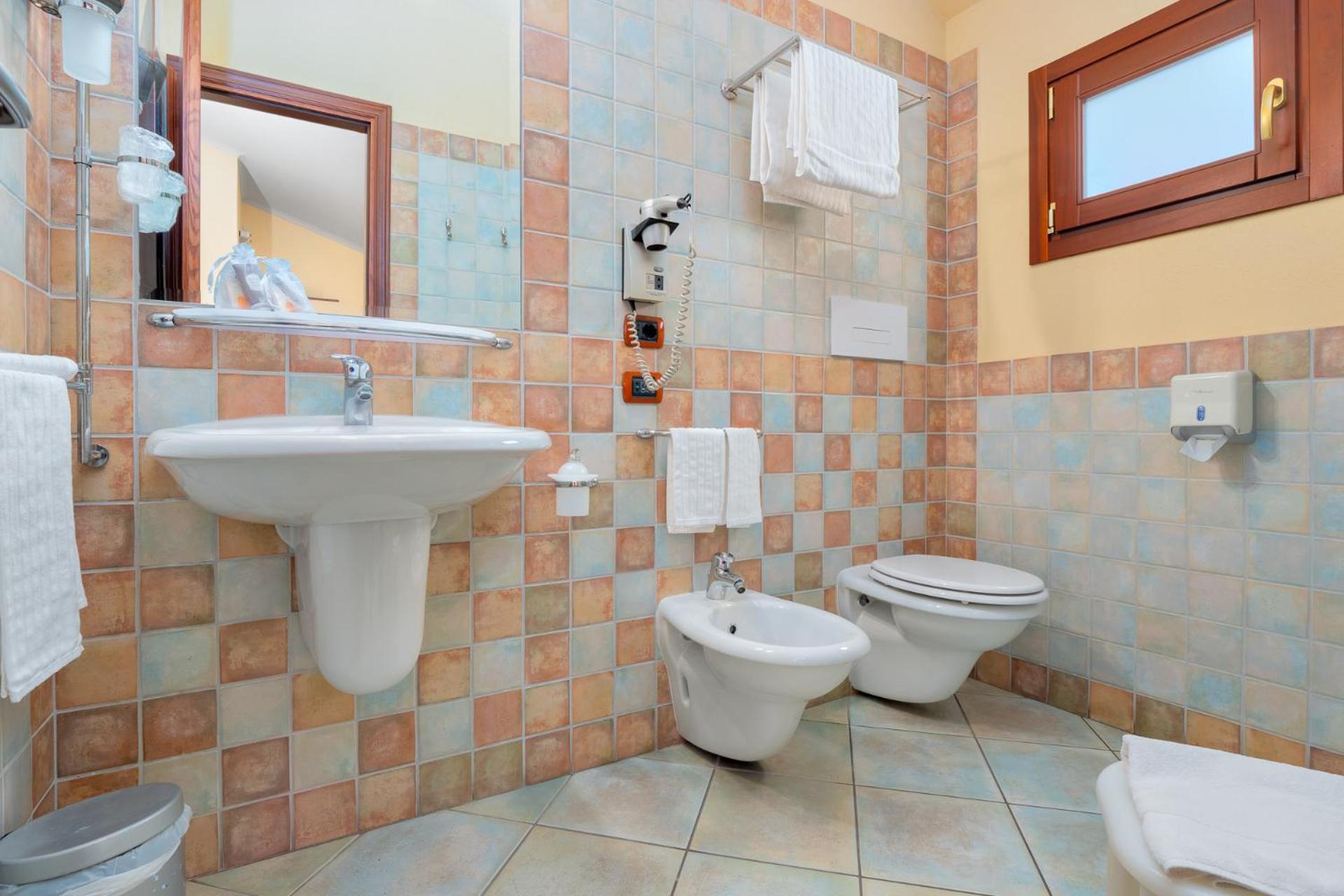 Superior Triple Room with Sea View - Photo 9