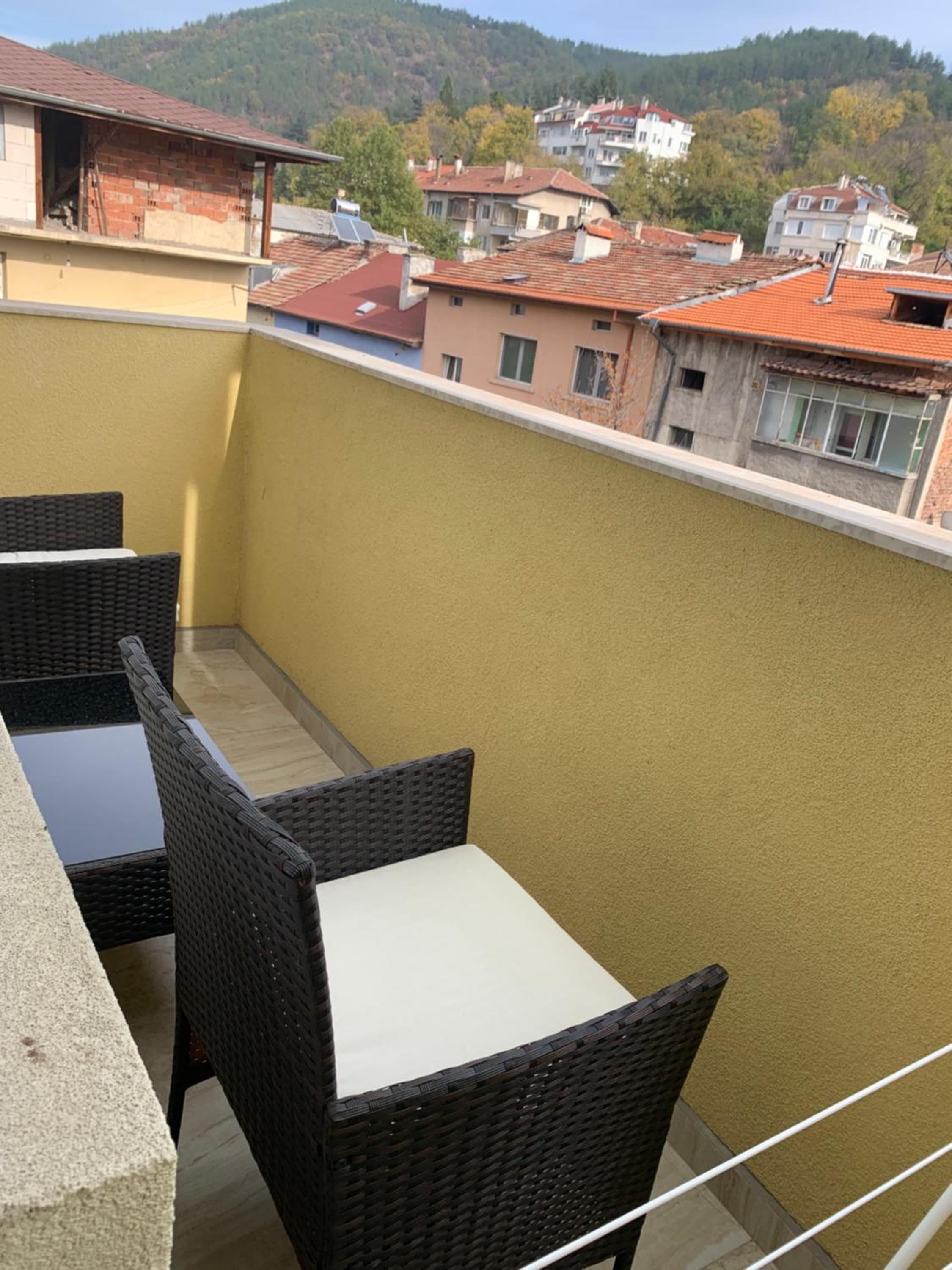 One-Bedroom Apartment - Photo 4