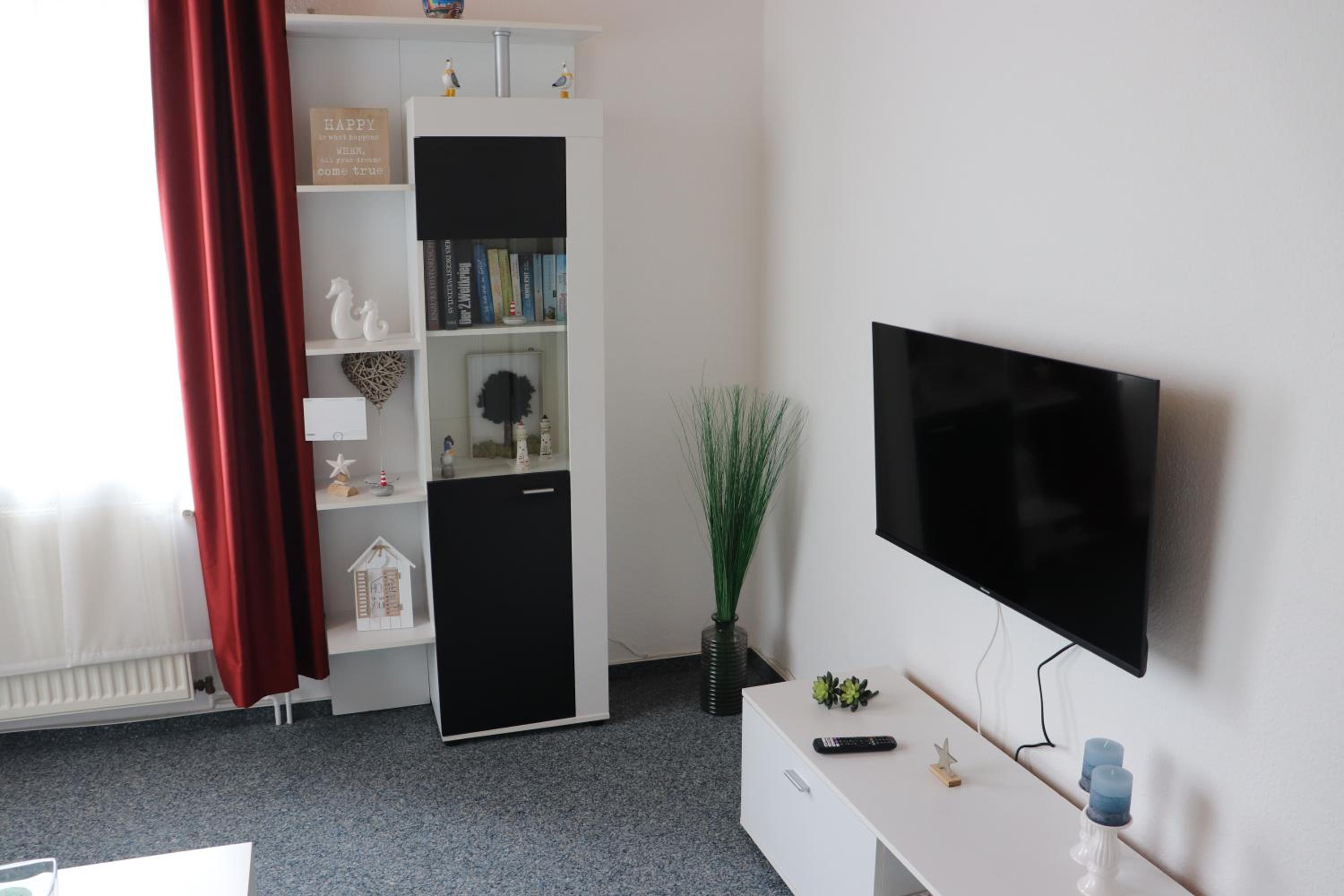One-Bedroom Apartment photo 2