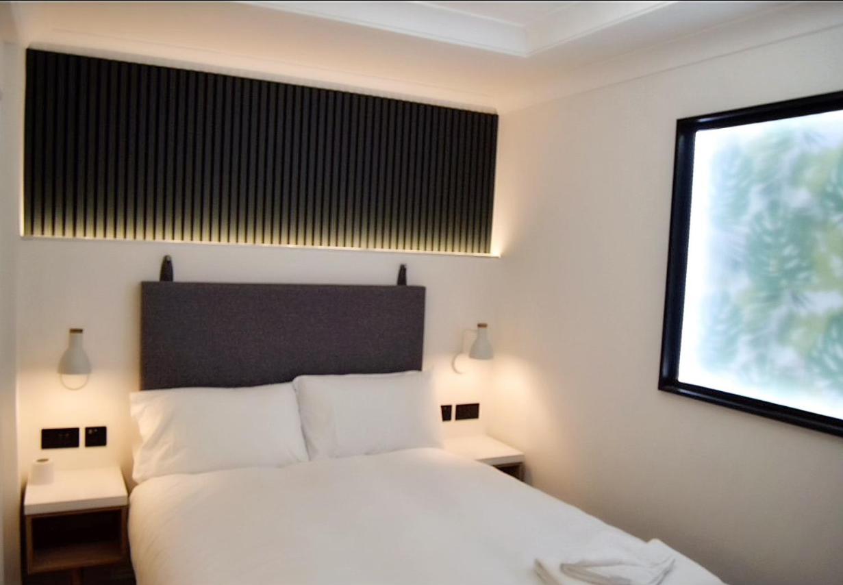 Double Room Windowless photo 2