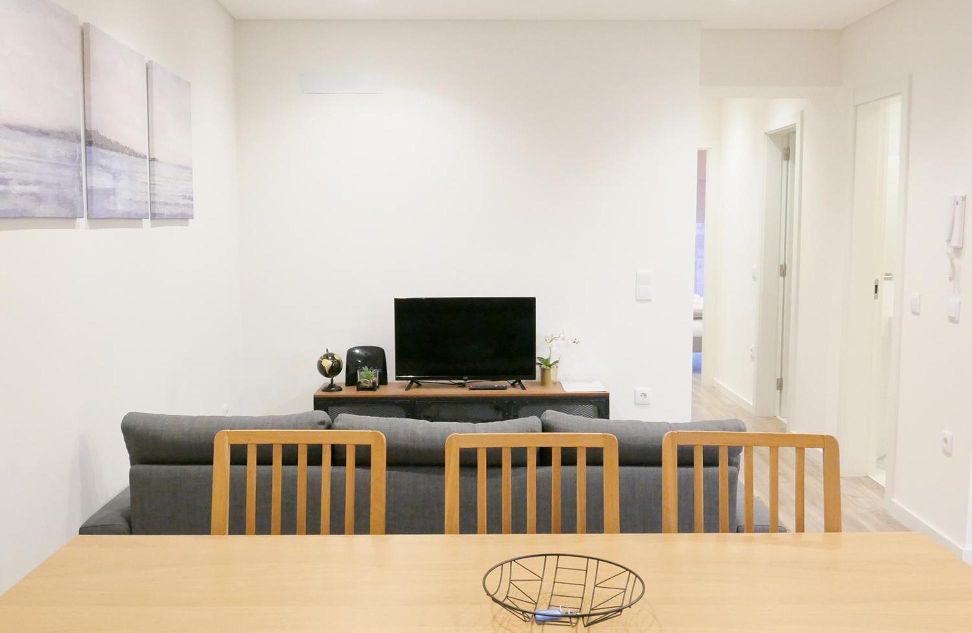 Three-Bedroom Apartment - Photo 14
