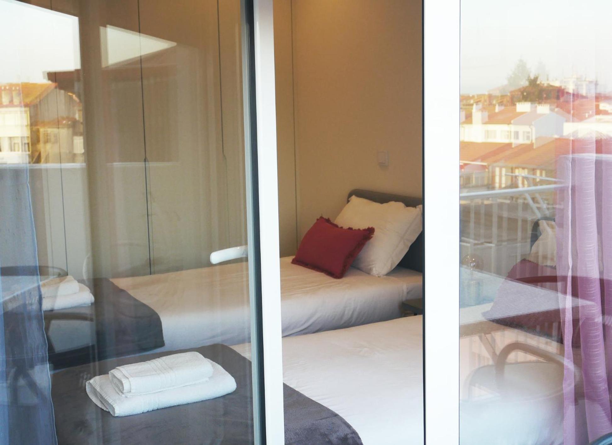 Three-Bedroom Apartment - Photo 10