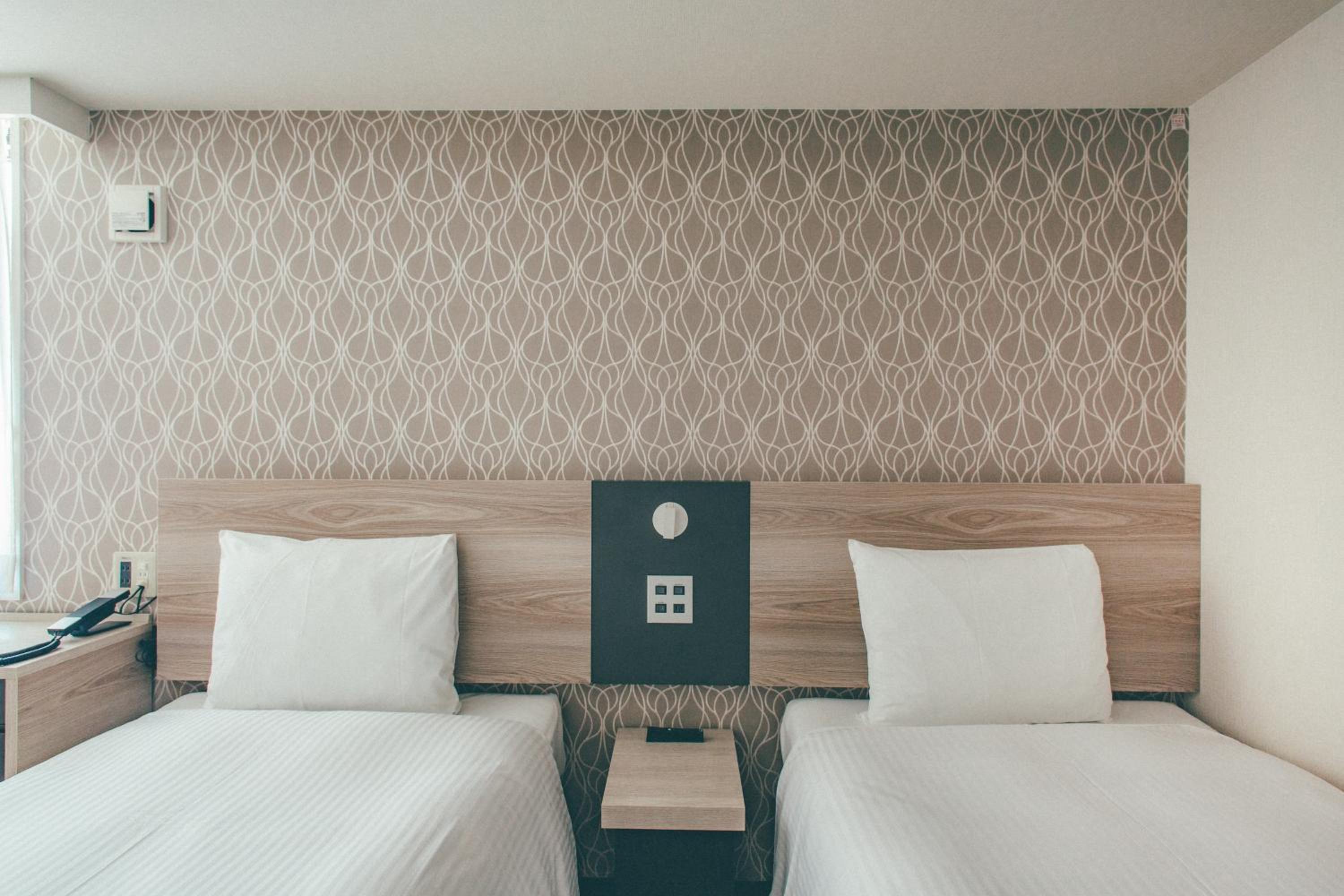 Standard Twin Room - Smoking photo 2