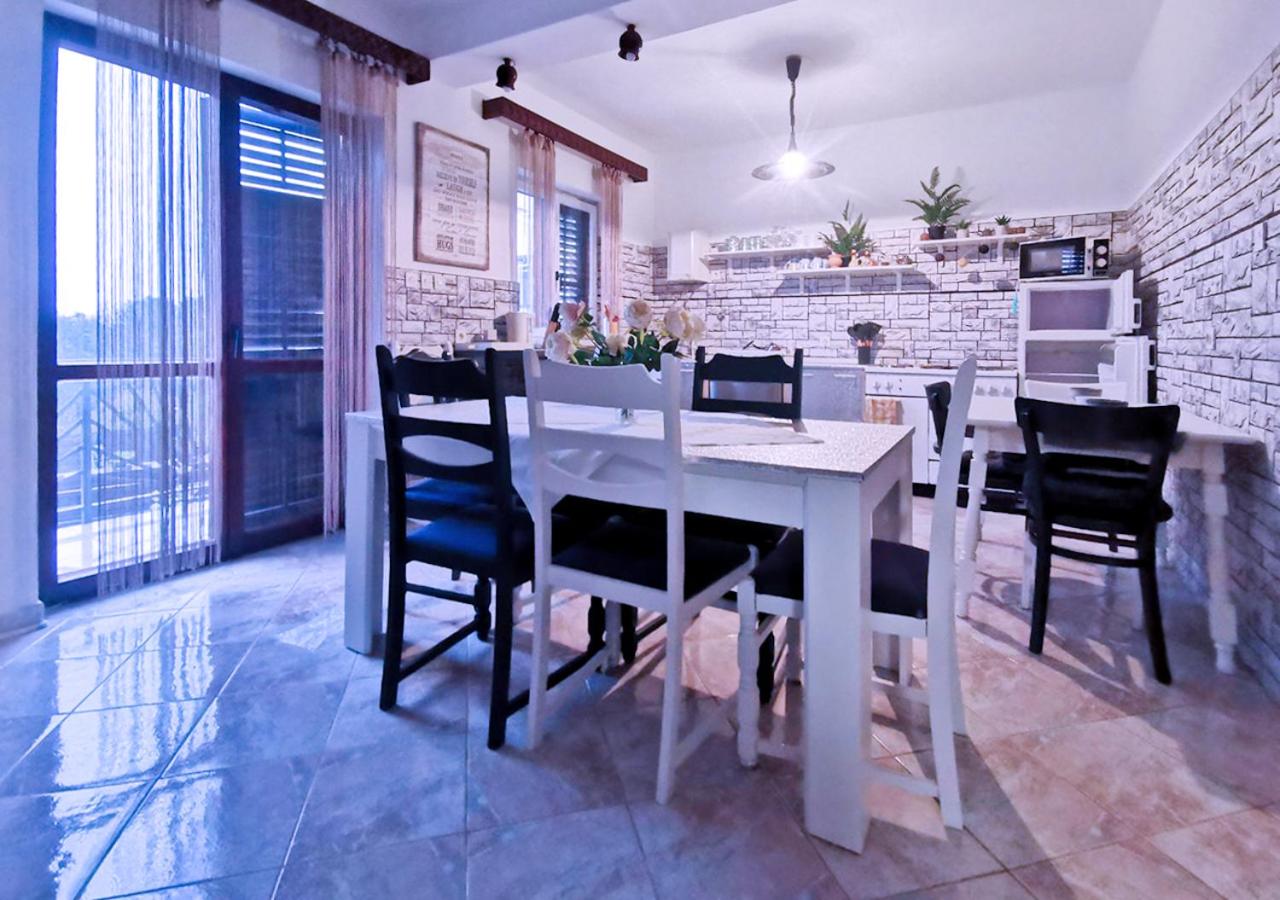 Apartment with Sea View photo 2