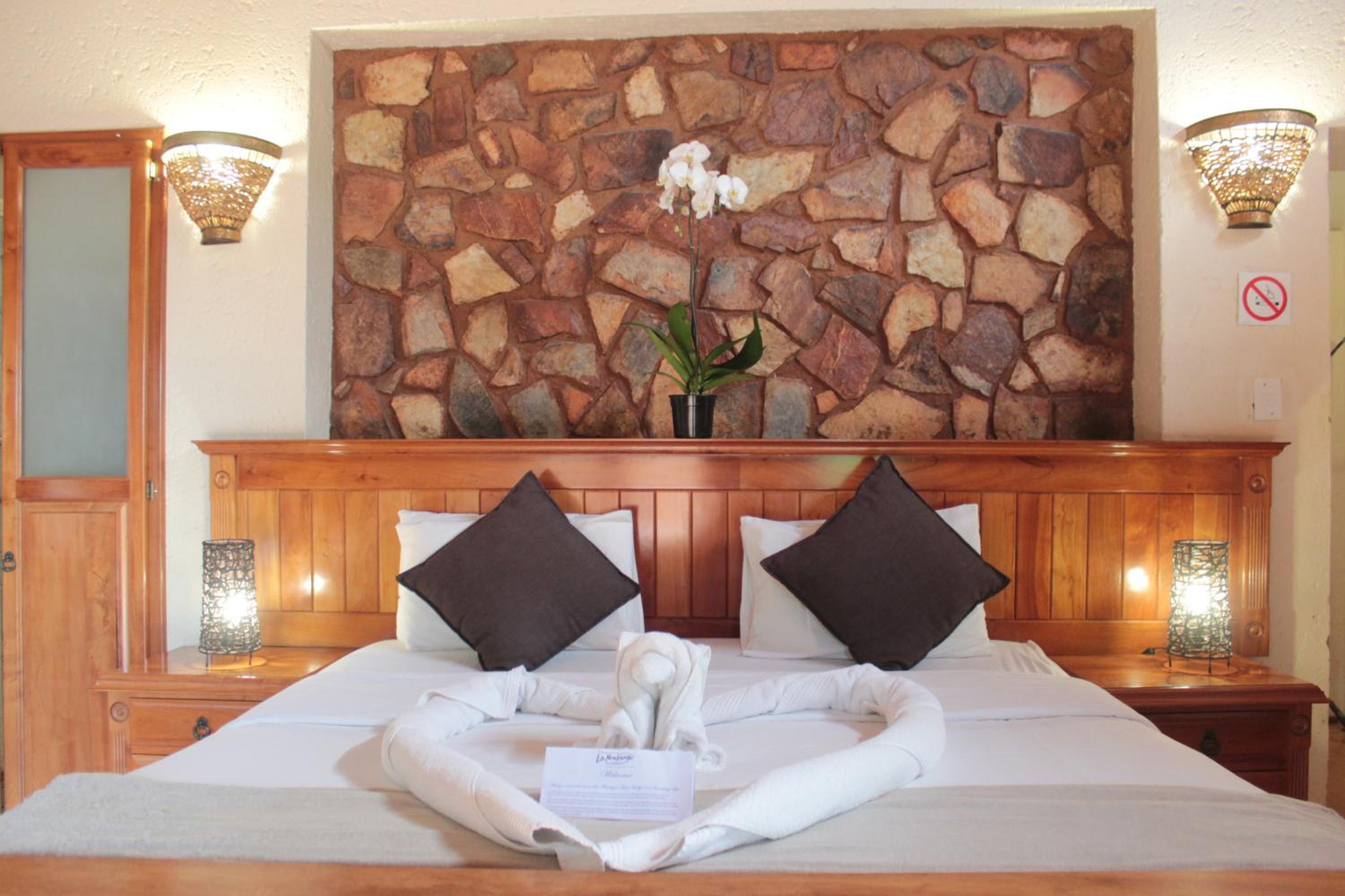 Suite with Spa Bath - Photo 1