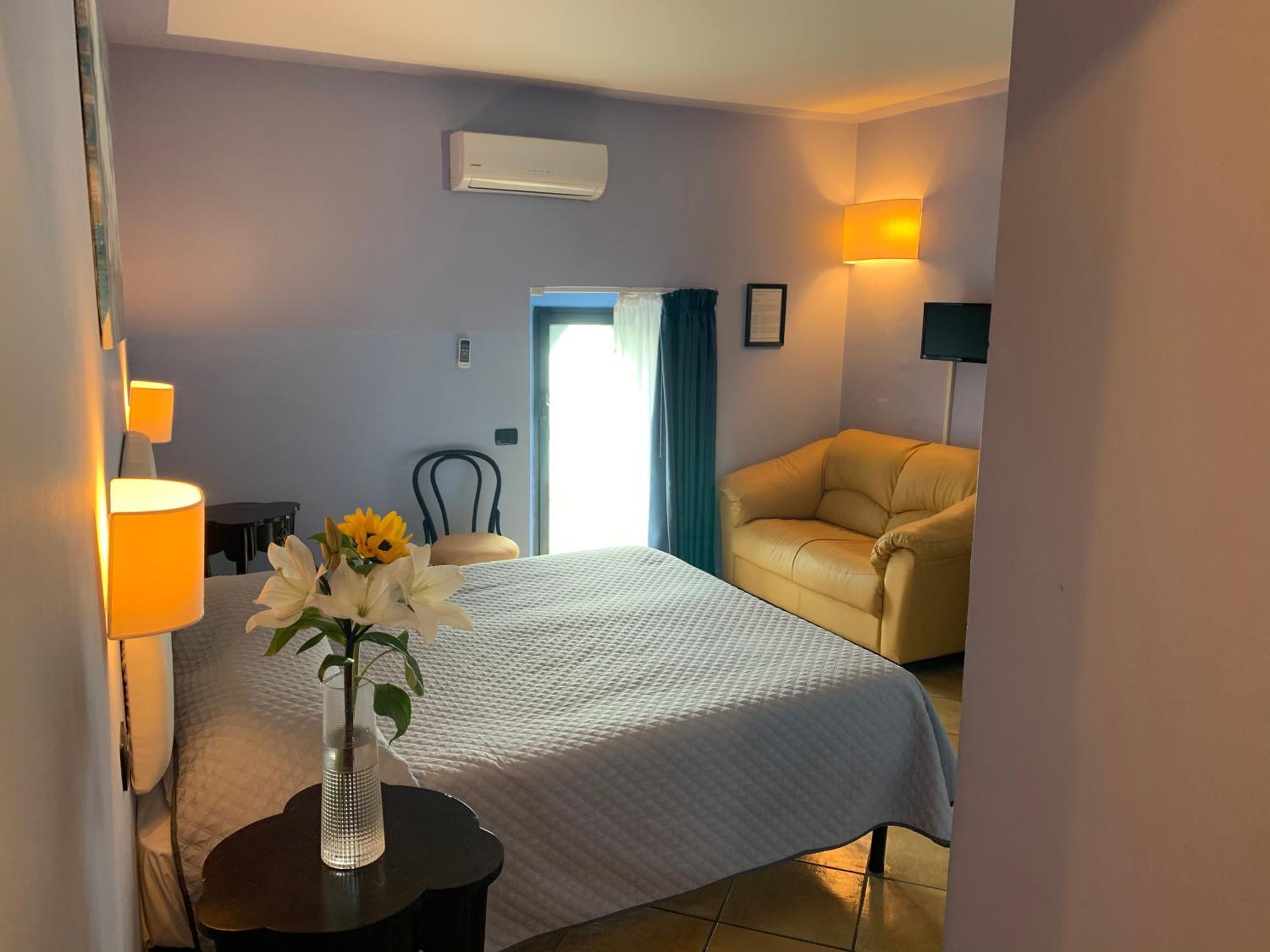 Double Room with Balcony and Sea View photo 2