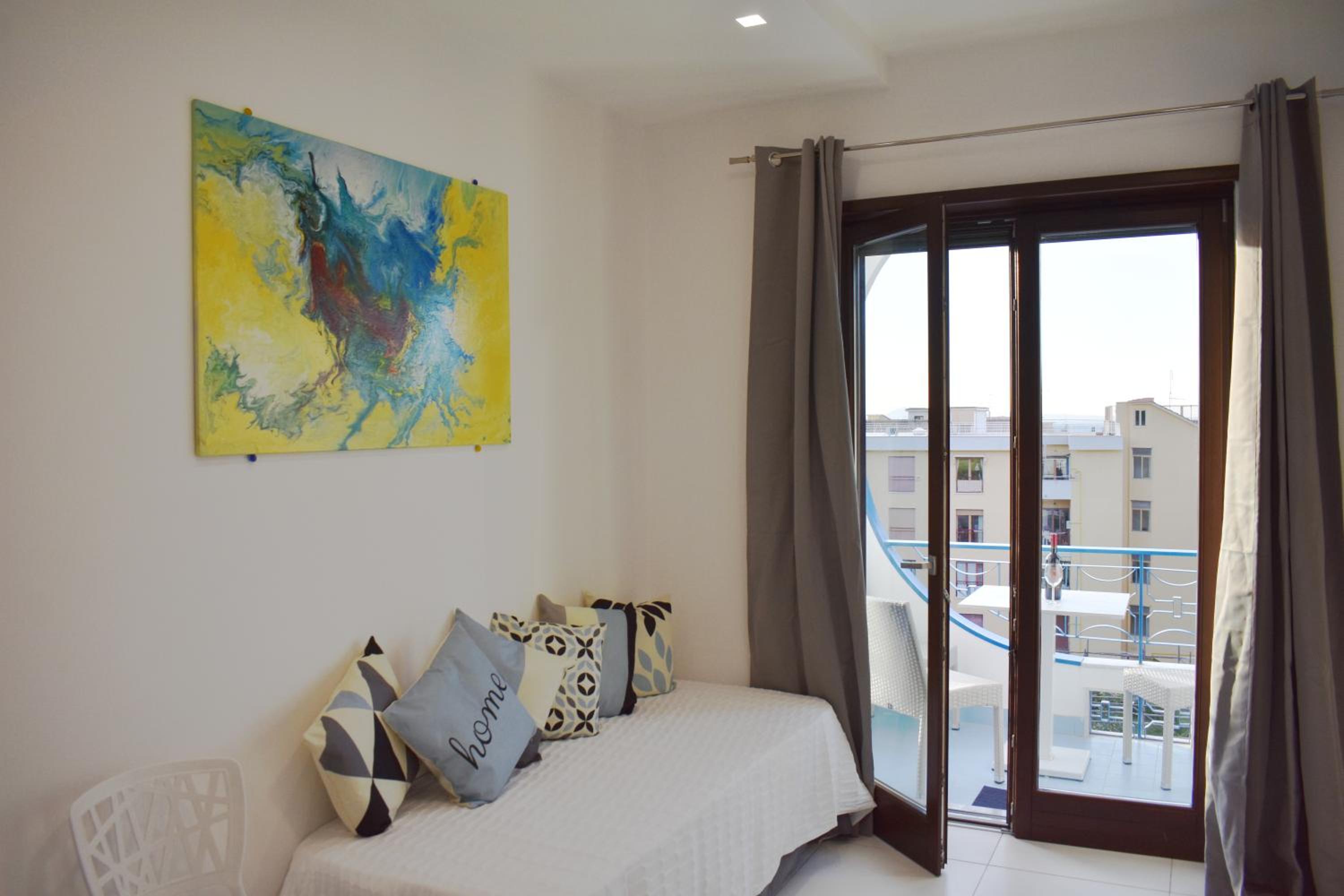 Family Room - Photo 11