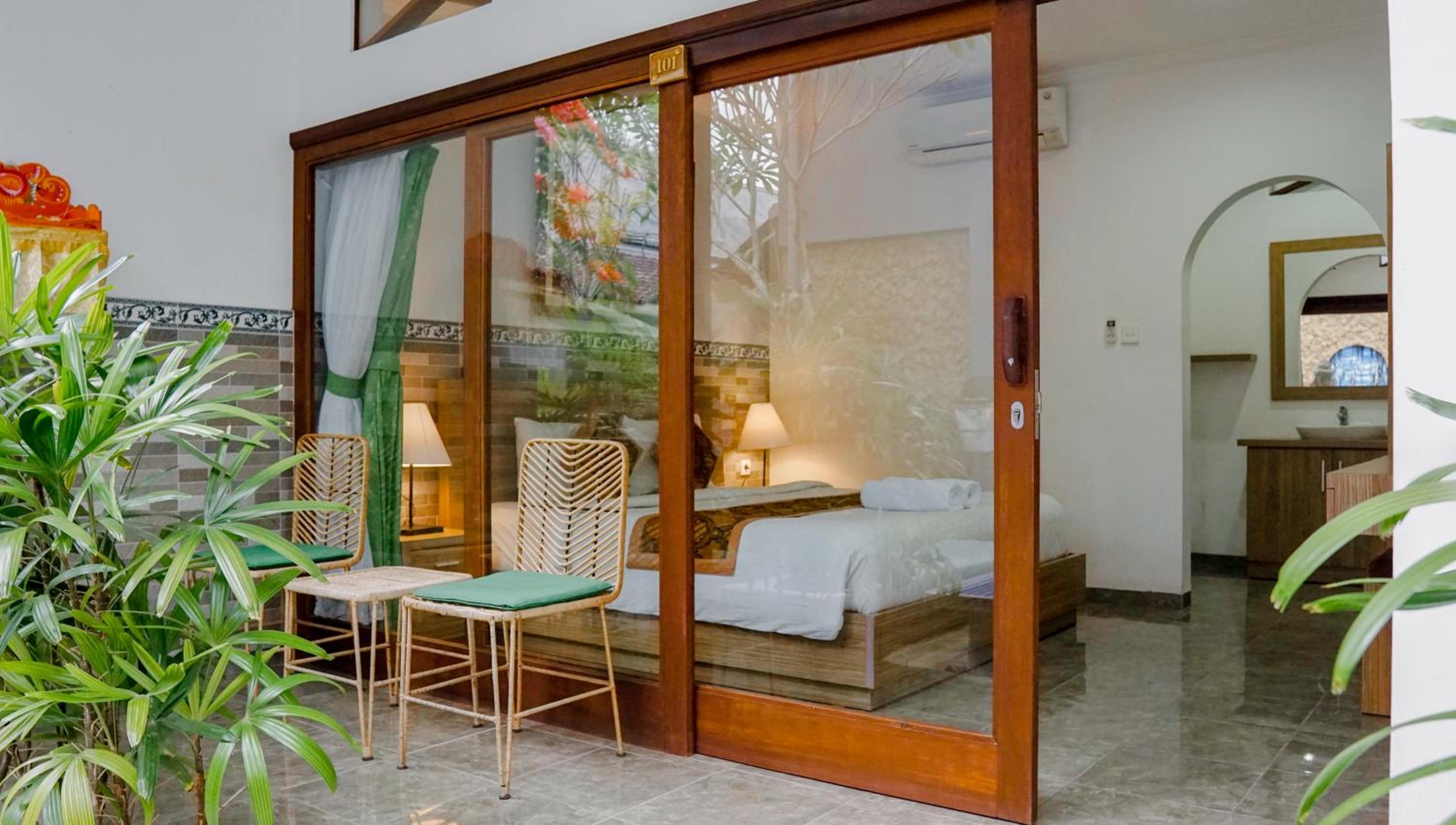Double Room with Pool View