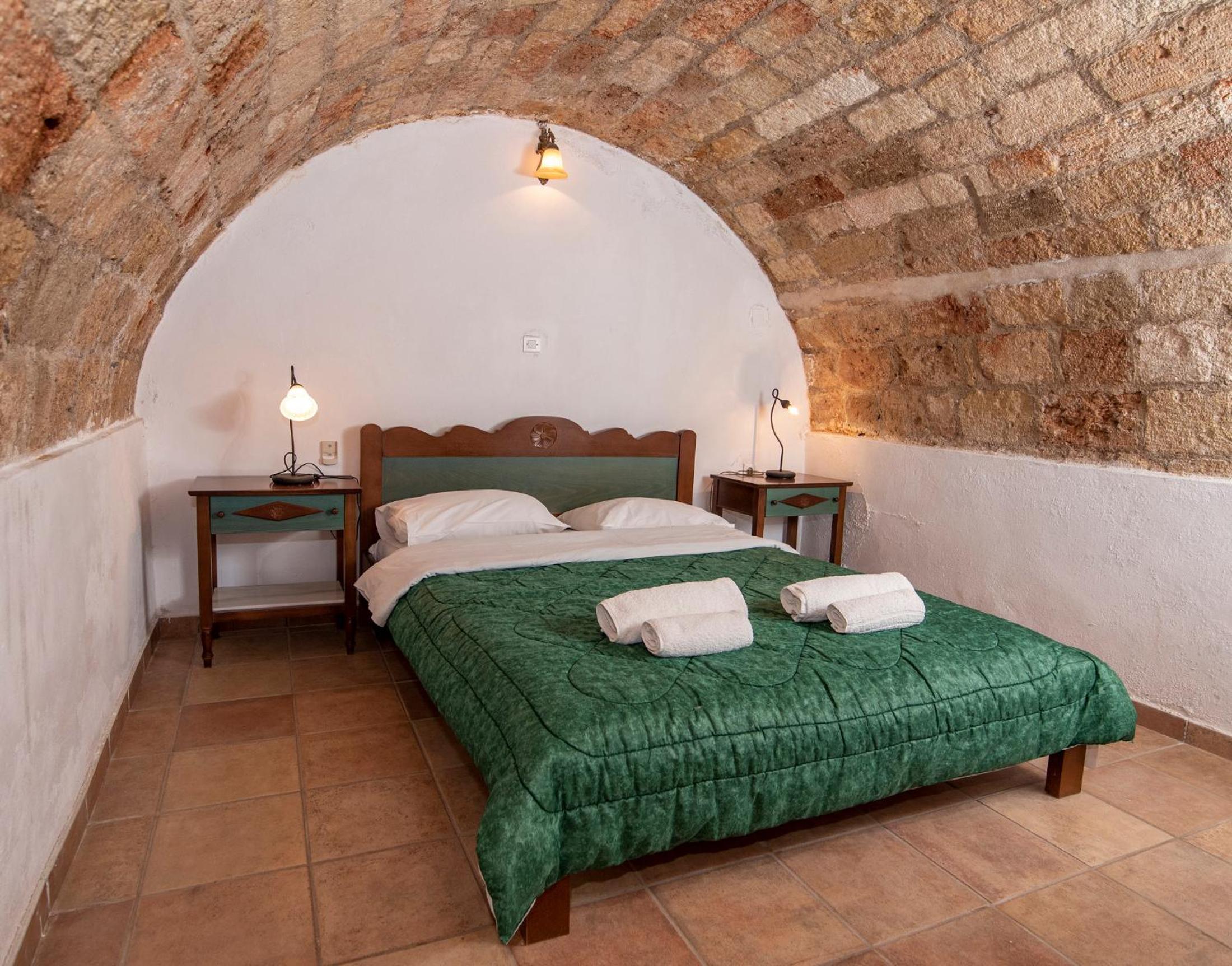 Family Suite with Balcony - Photo 7