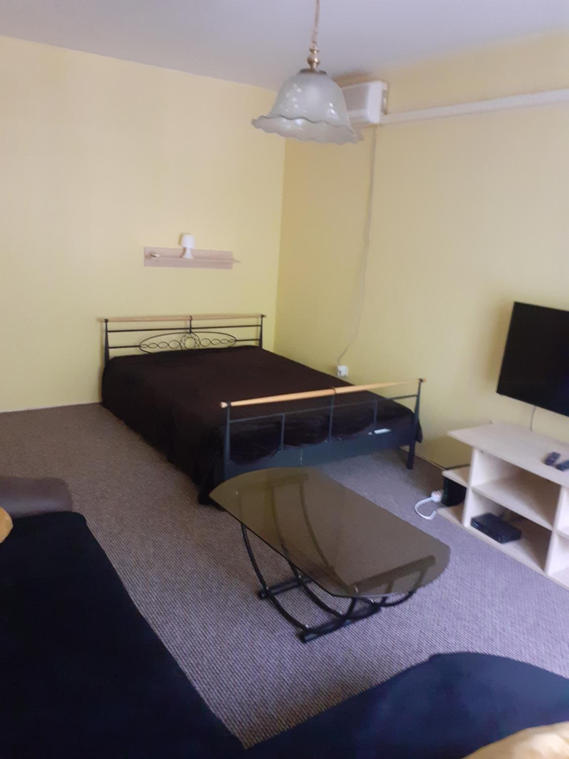 One-Bedroom Apartment - Photo 15