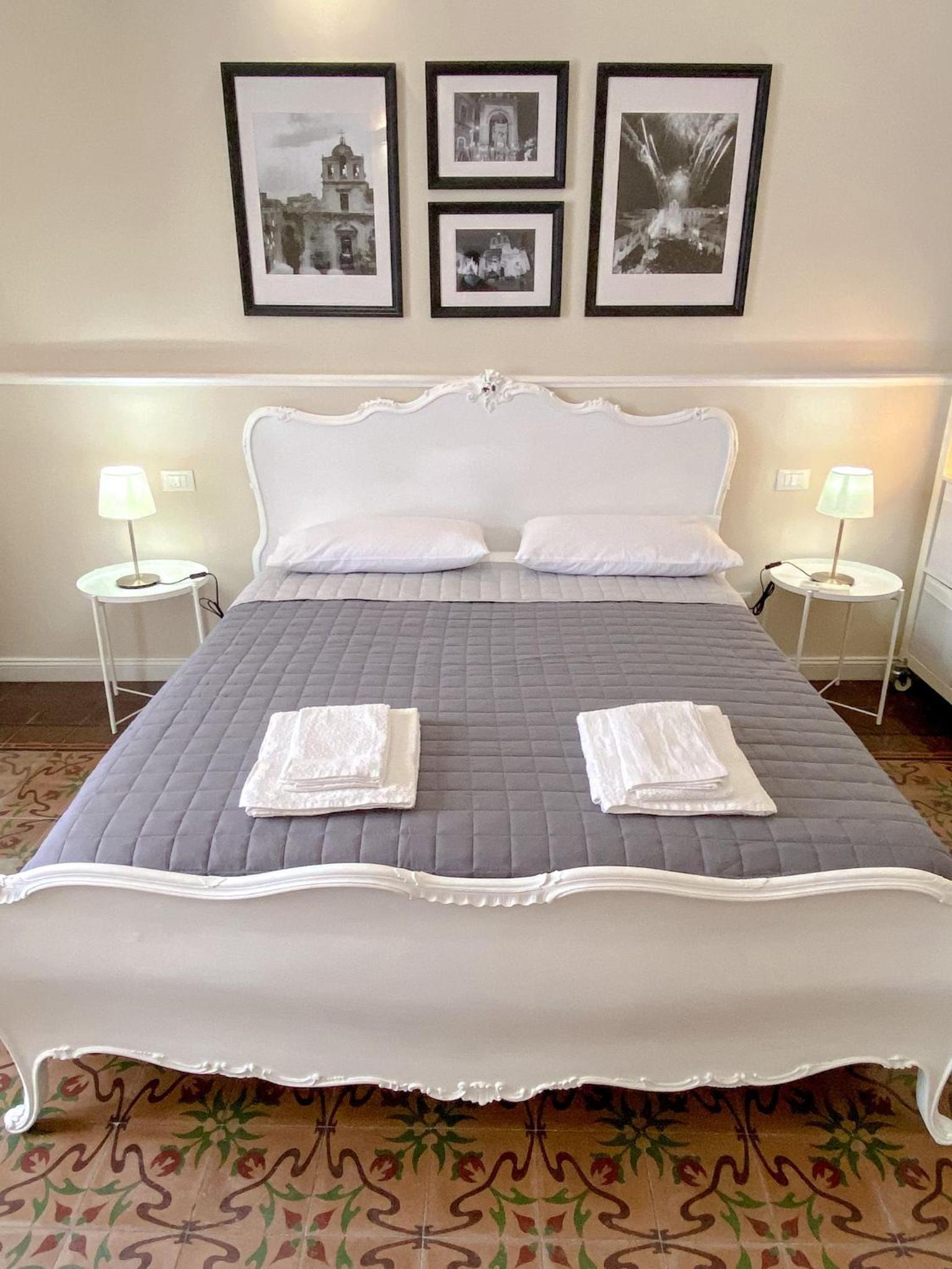 Deluxe Double Room with Extra Bed photo 2