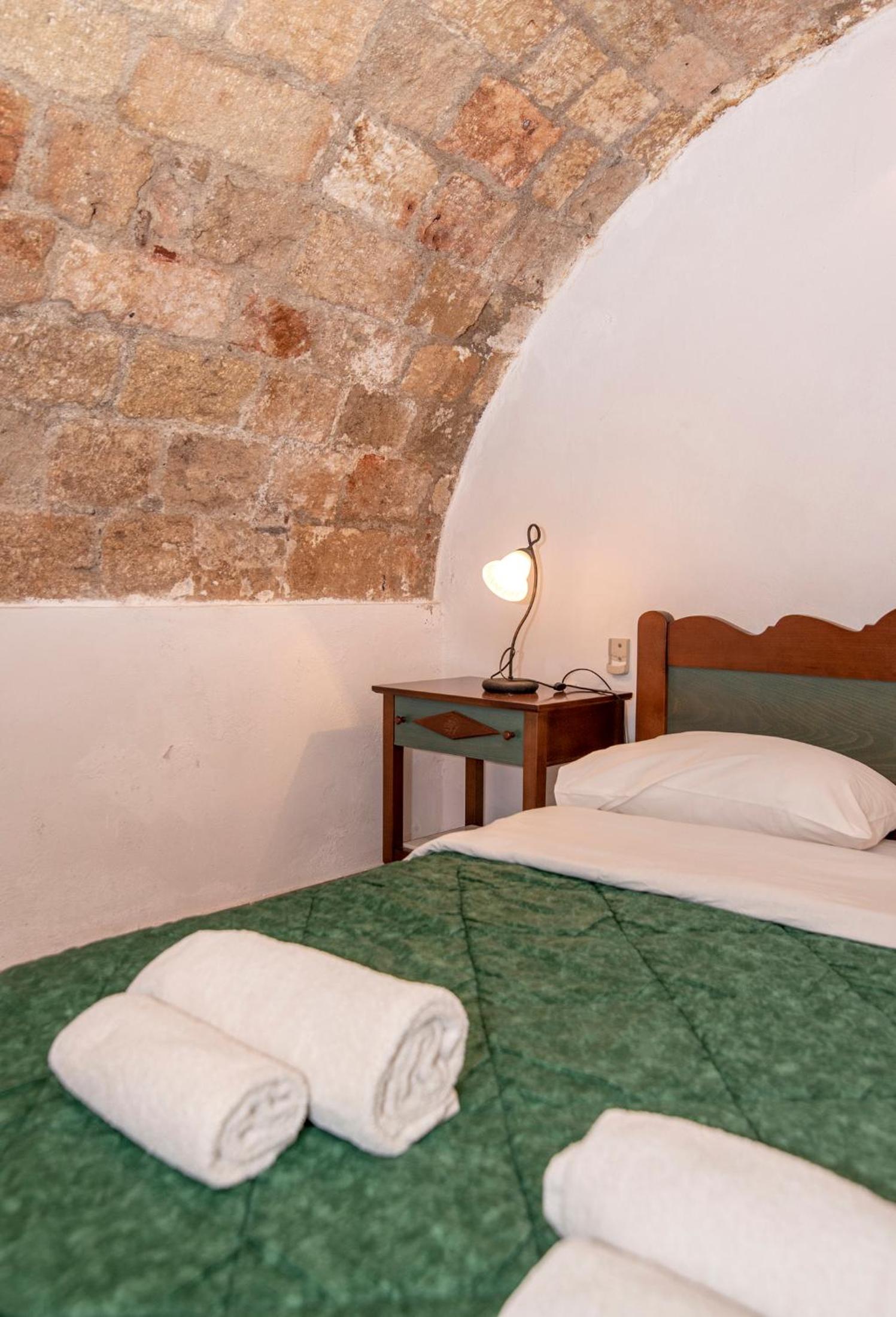 Family Suite with Balcony - Photo 17