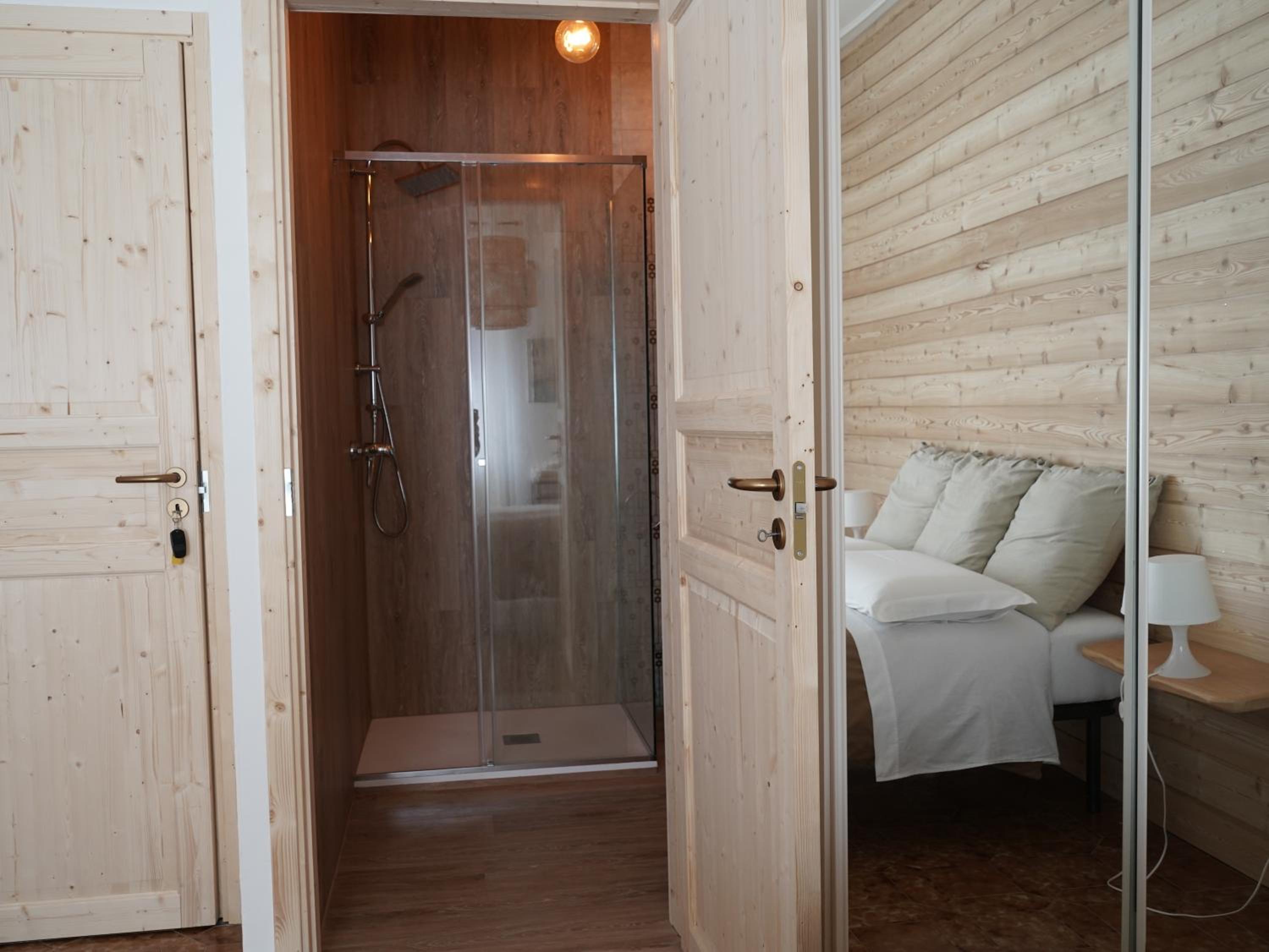 Double Room with Private Bathroom photo 3