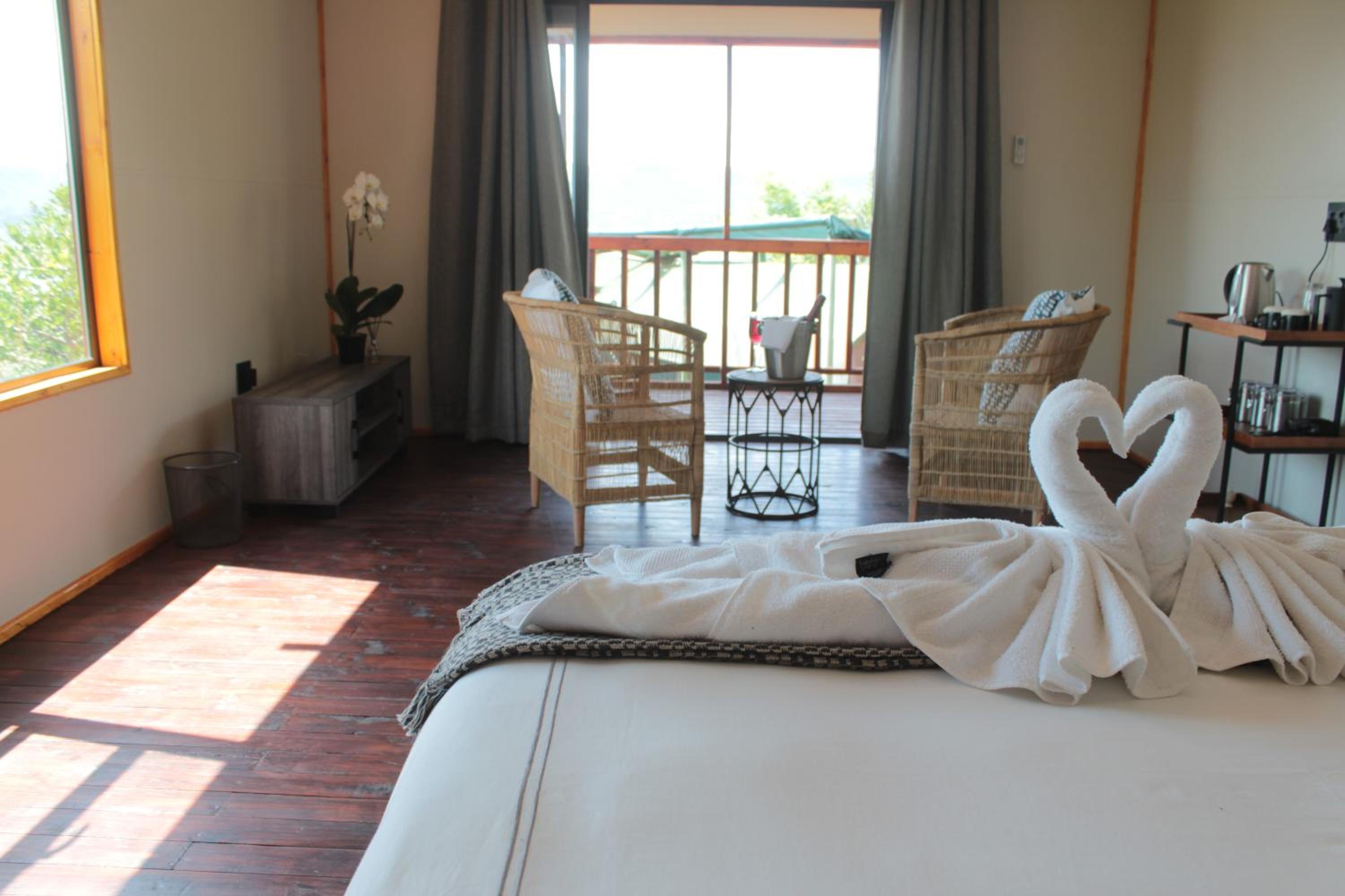 Deluxe Double Room with Balcony photo 3