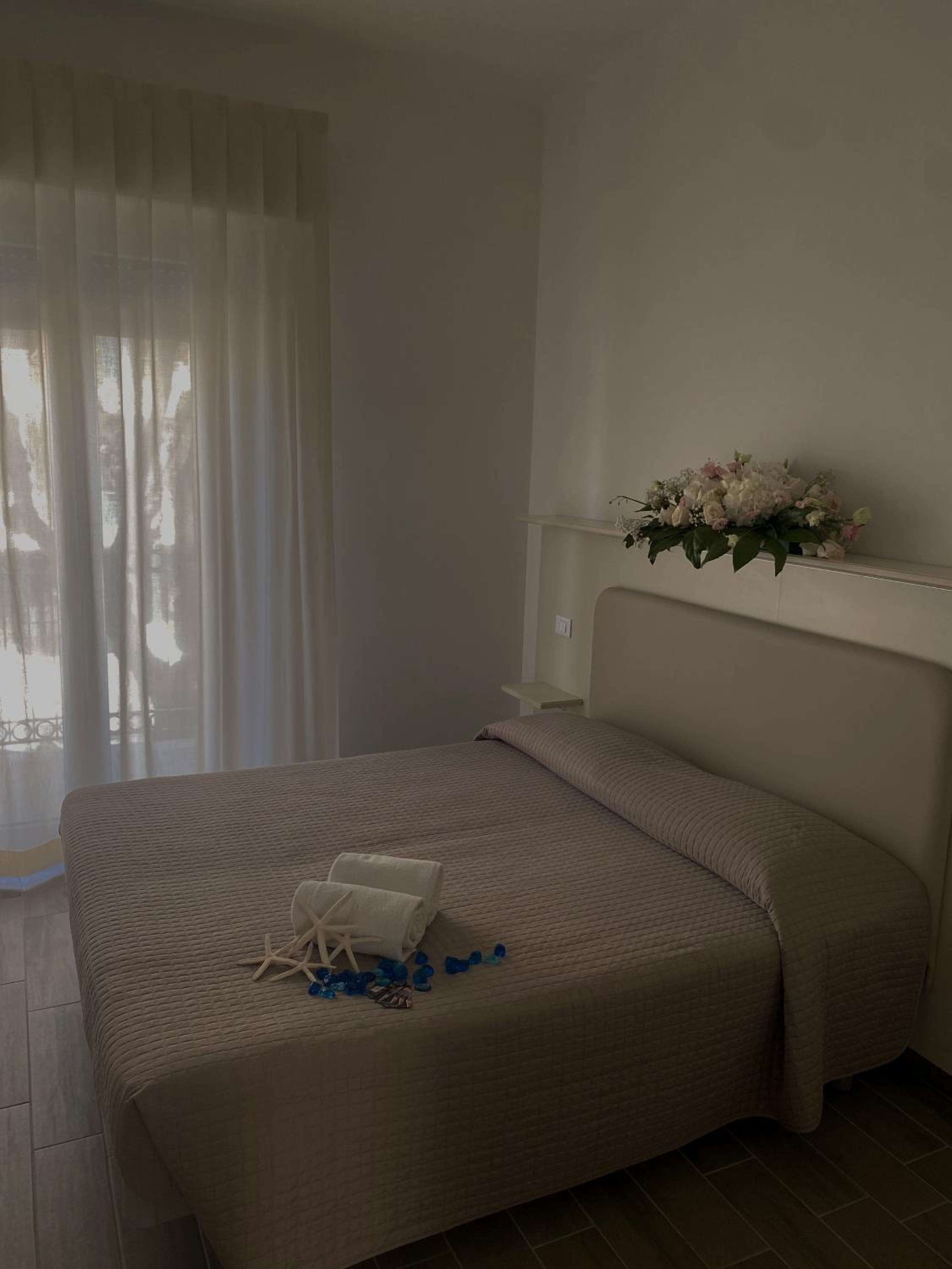 Deluxe Double Room with Balcony - Photo 1