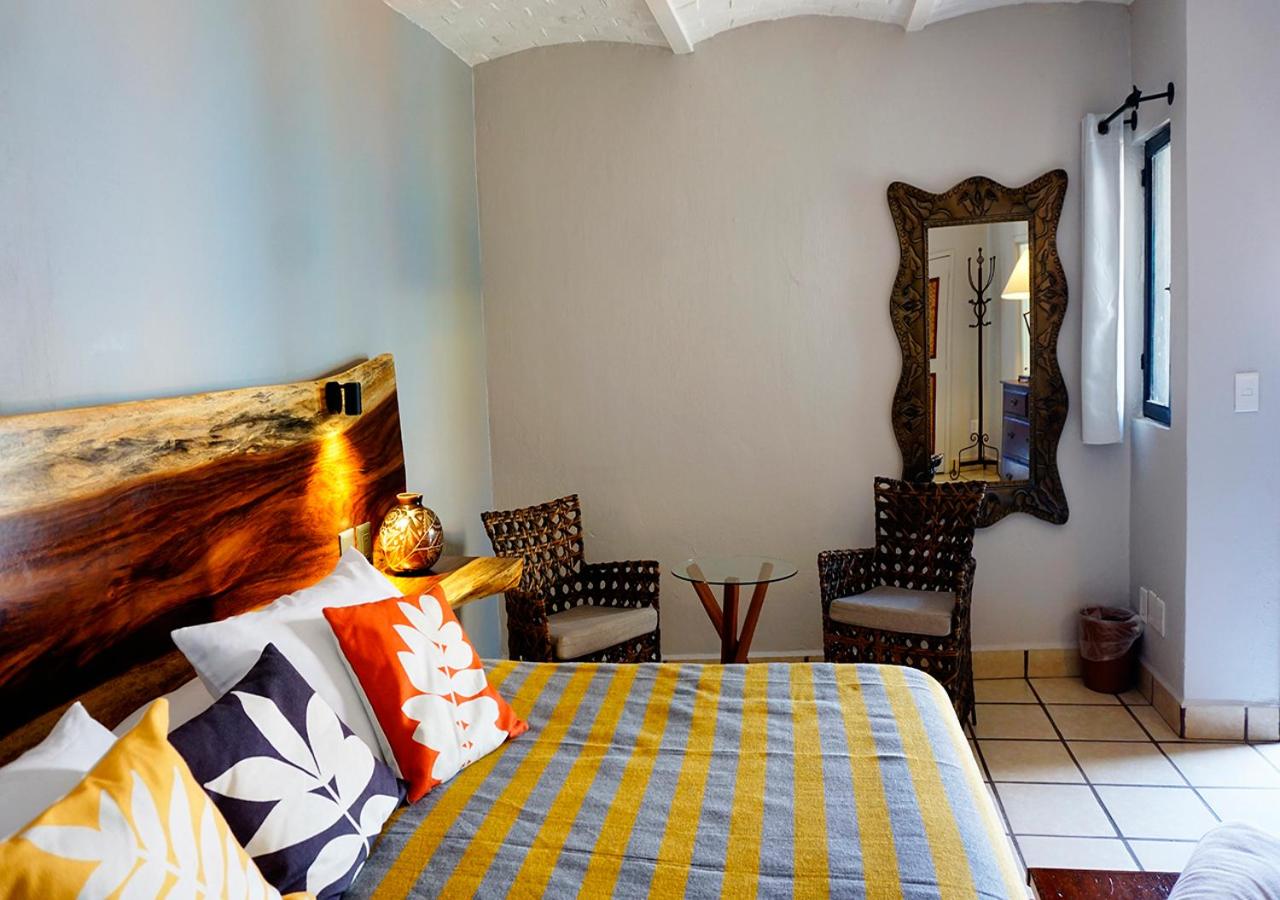 Deluxe King Room - Photo 15
