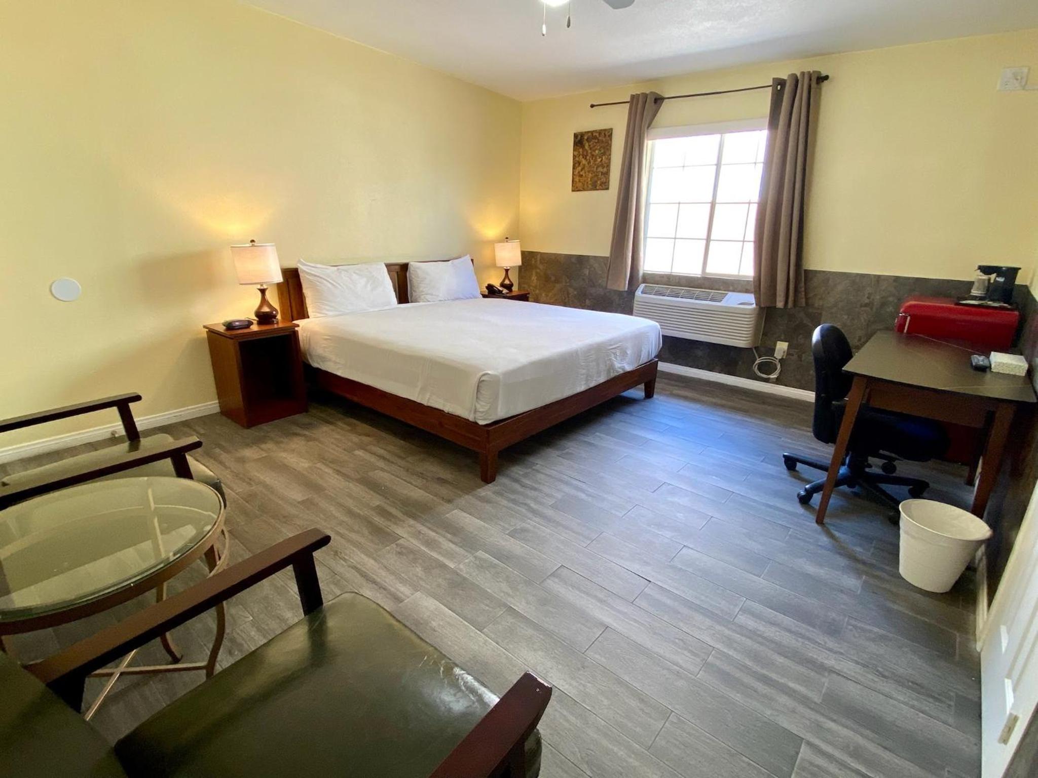 Budget Double Room photo 1