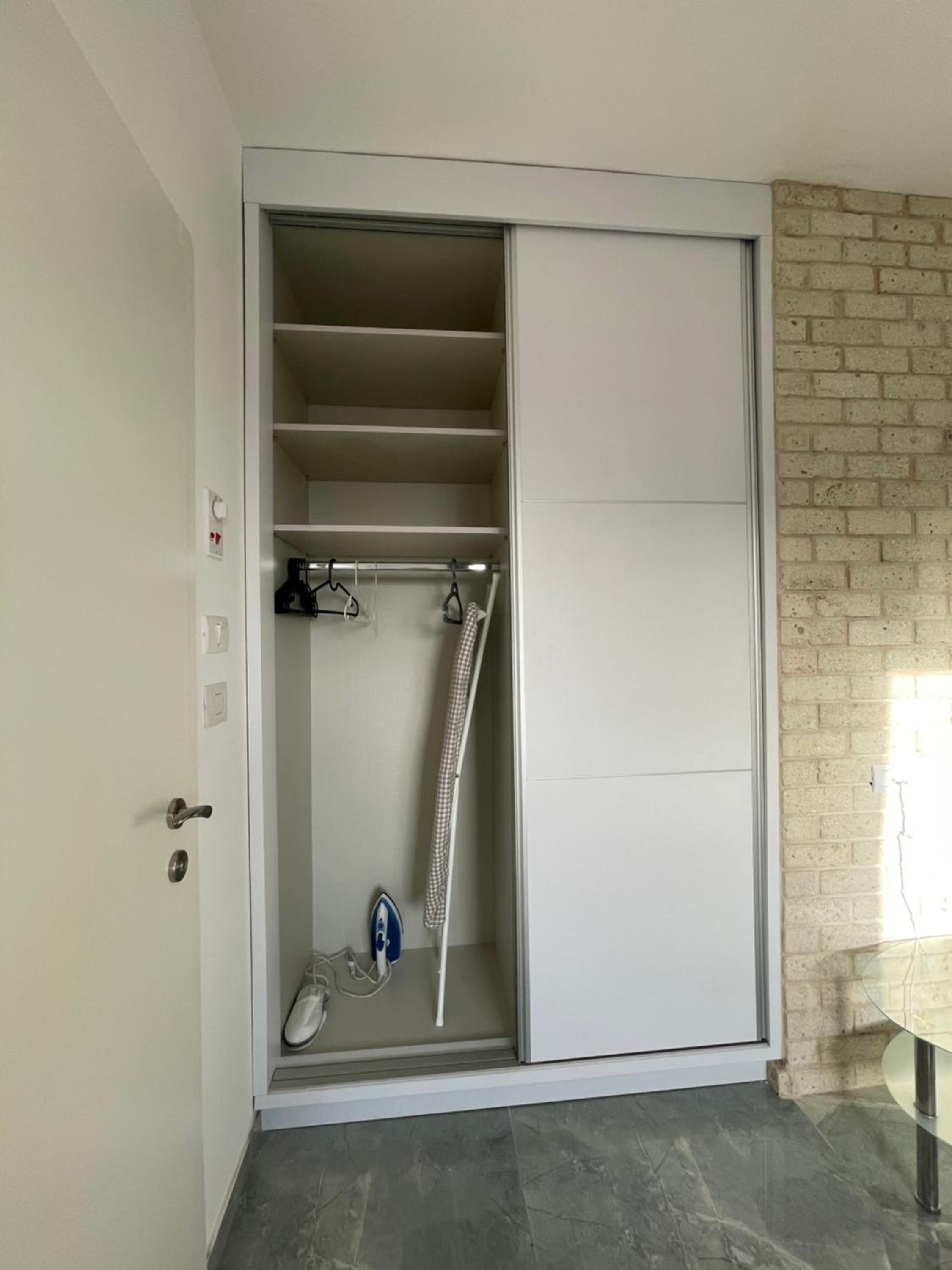 One-Bedroom Apartment - Photo 12
