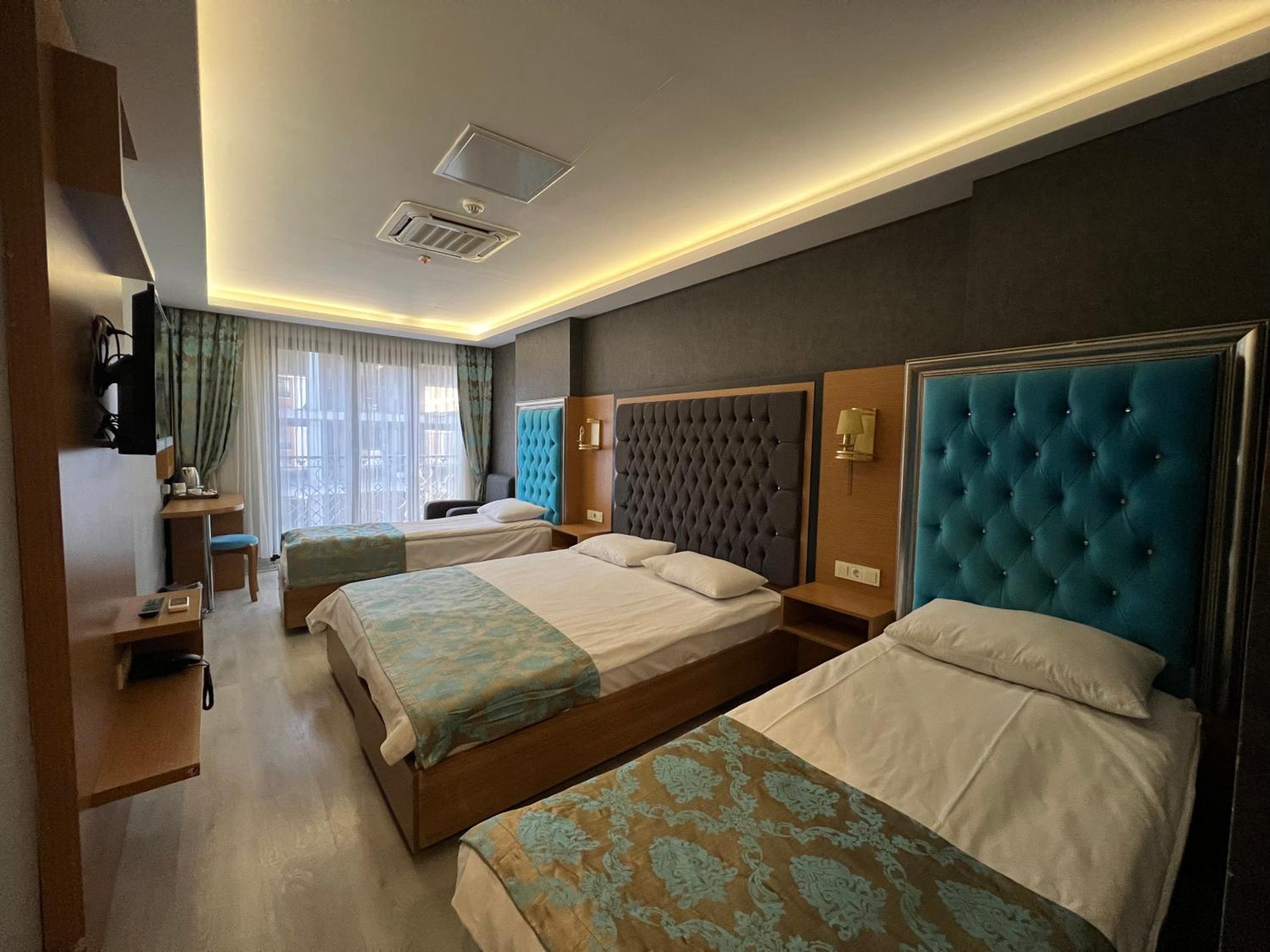 Deluxe Quadruple Room photo 3
