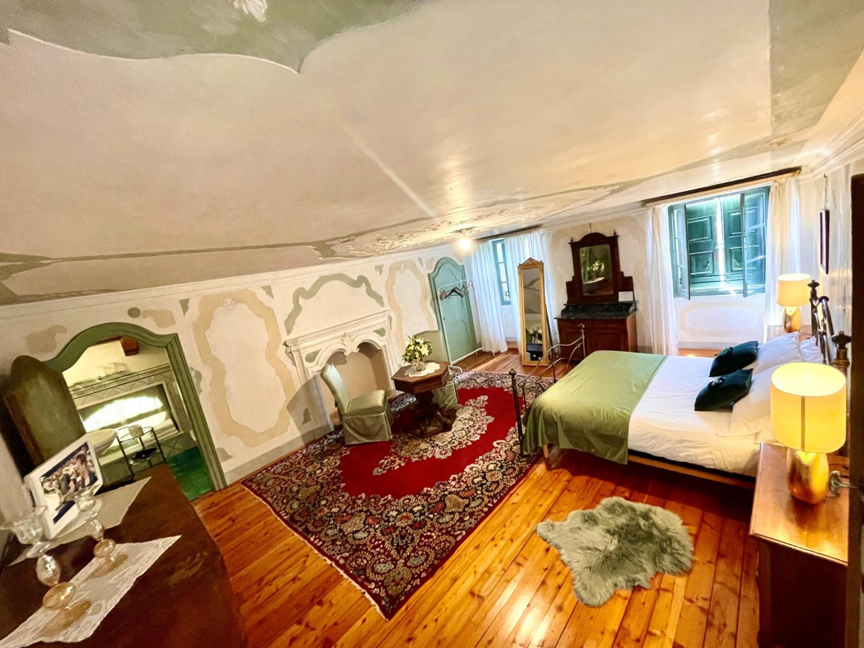 Deluxe Double Room with Shower photo 3