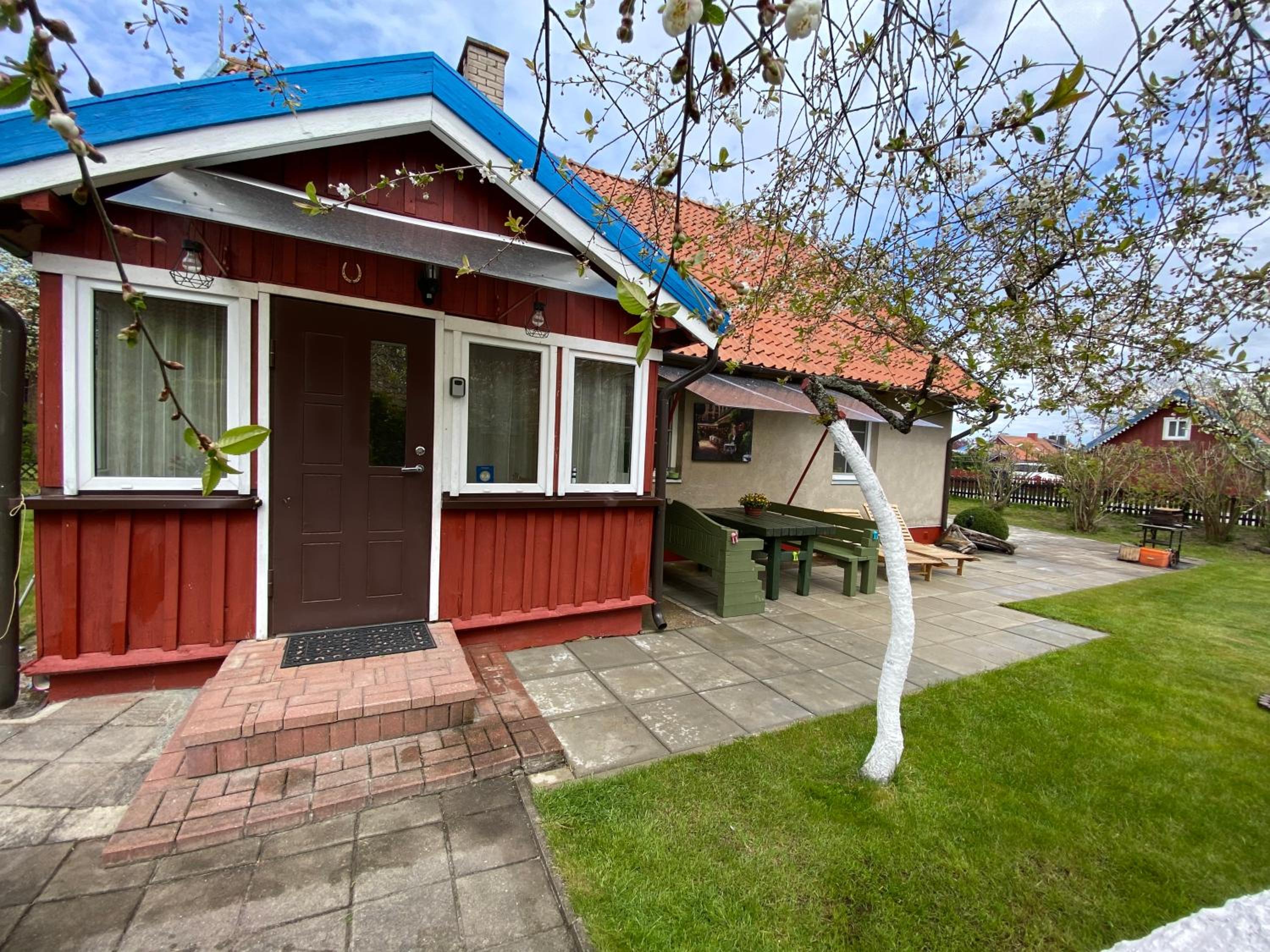 Two-Bedroom House photo 2