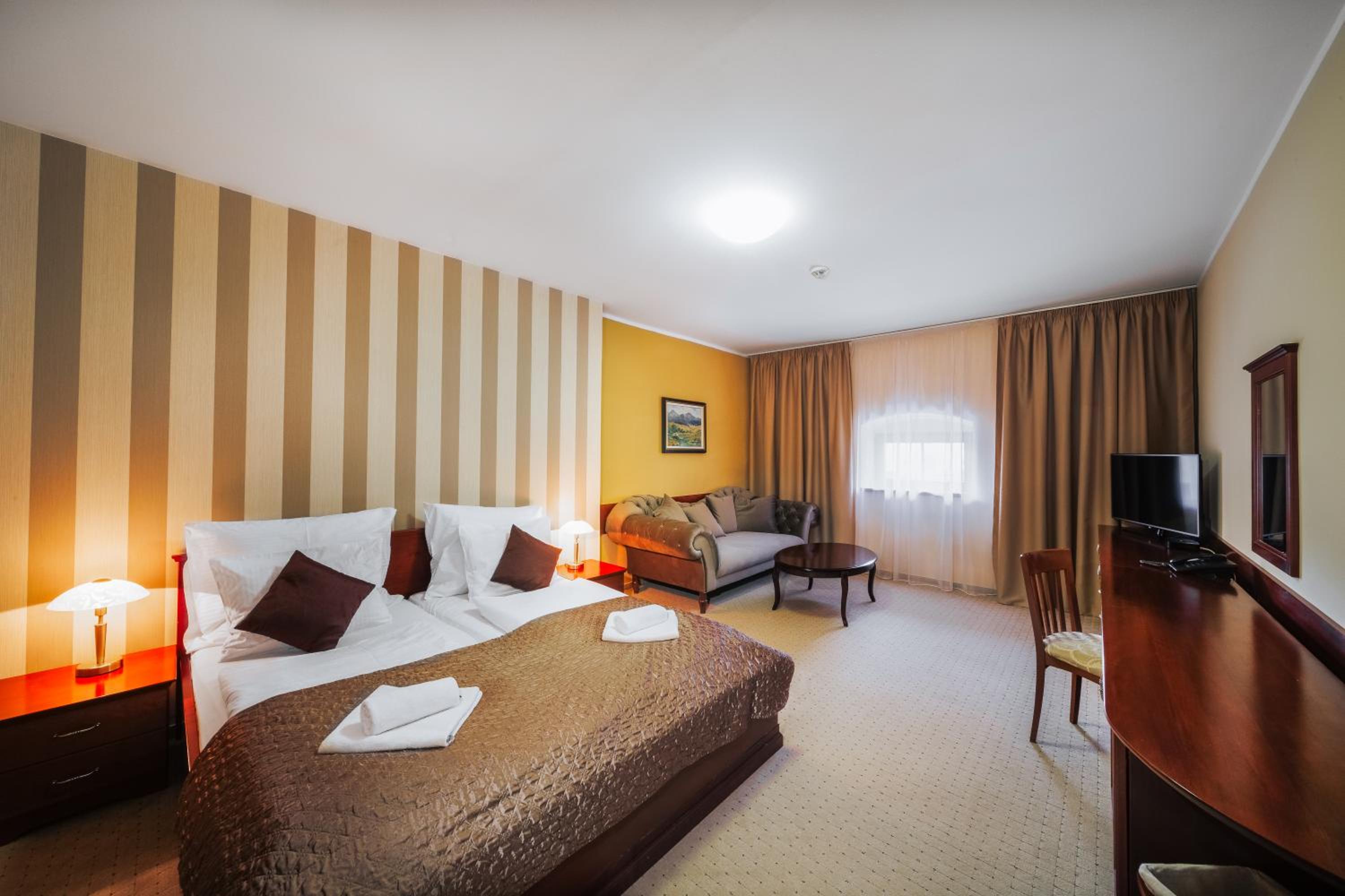 Deluxe Double or Twin Room photo 3