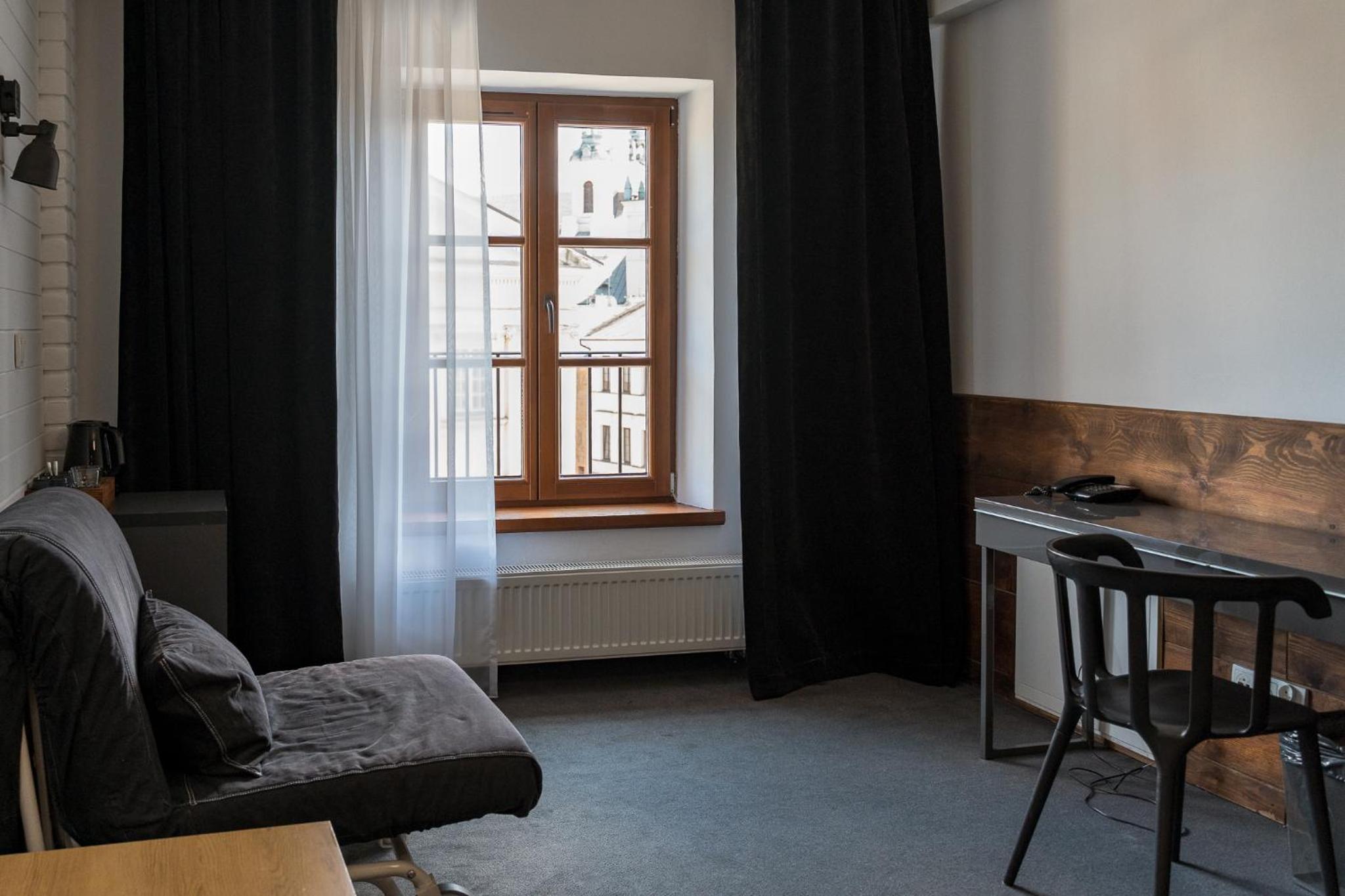 Superior Double or Twin Room with City View - Photo 1