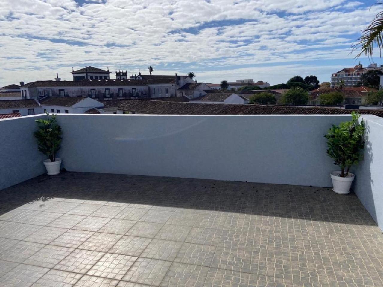 Apartment with Terrace - Photo 9