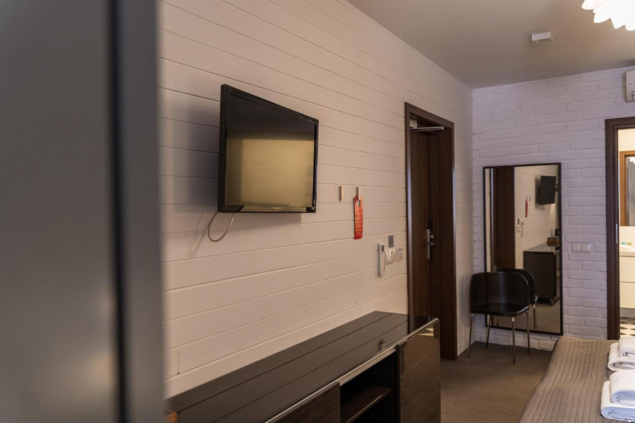 Double or Twin Room - Photo 11