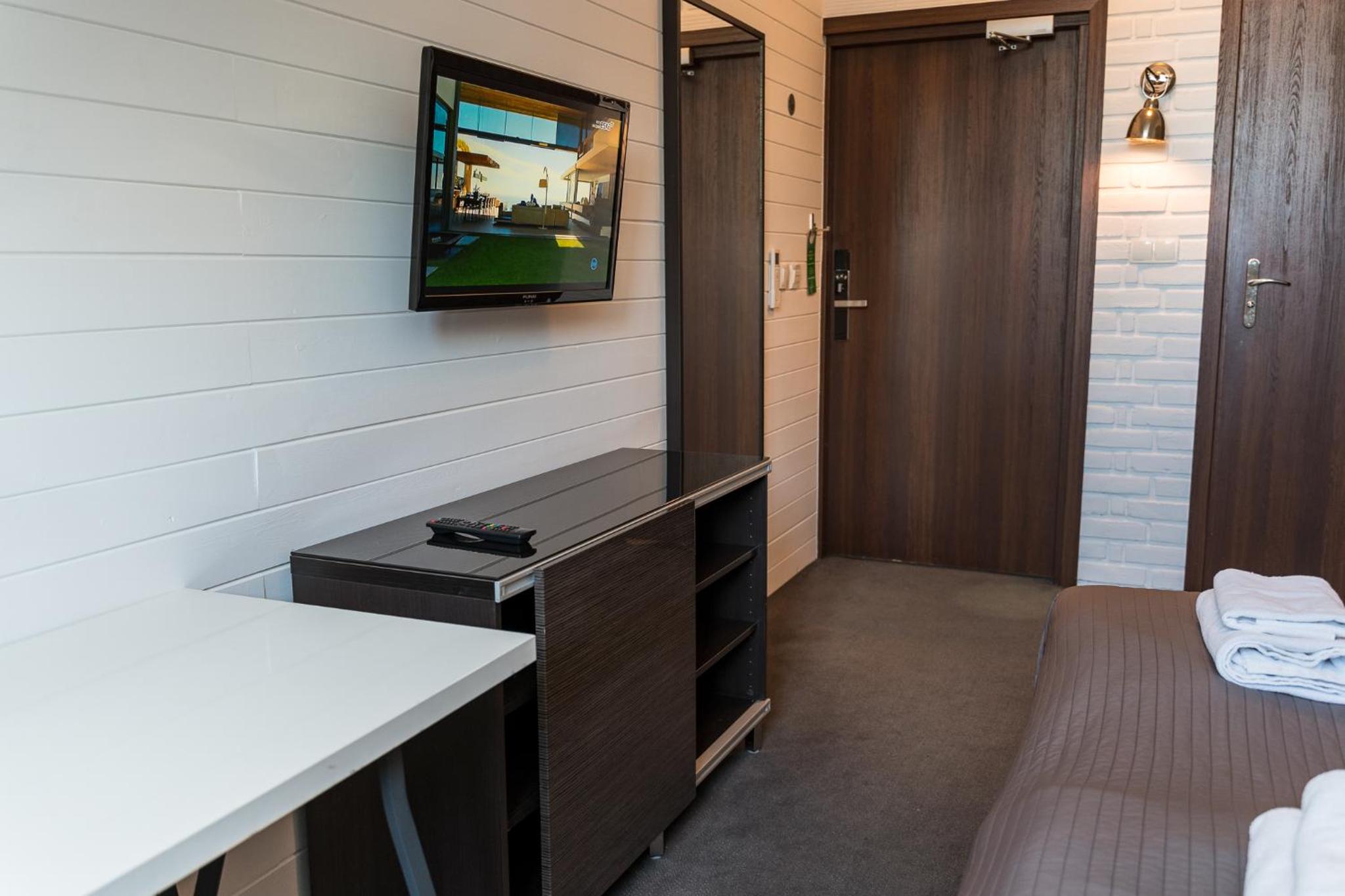 Double or Twin Room - Photo 4
