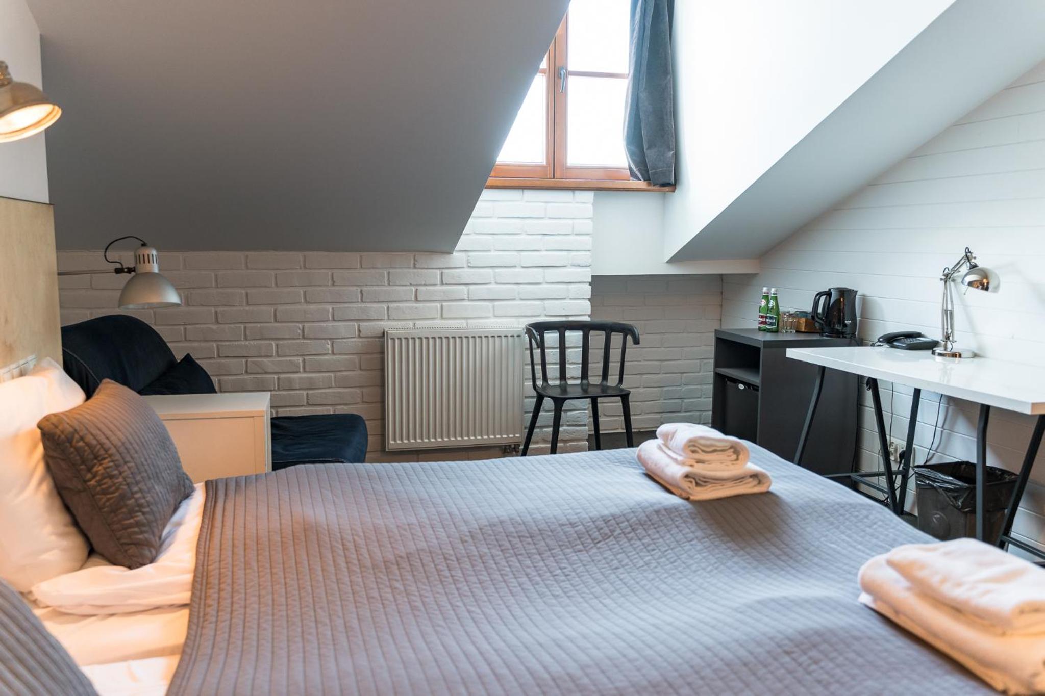 Double or Twin Room - Photo 7