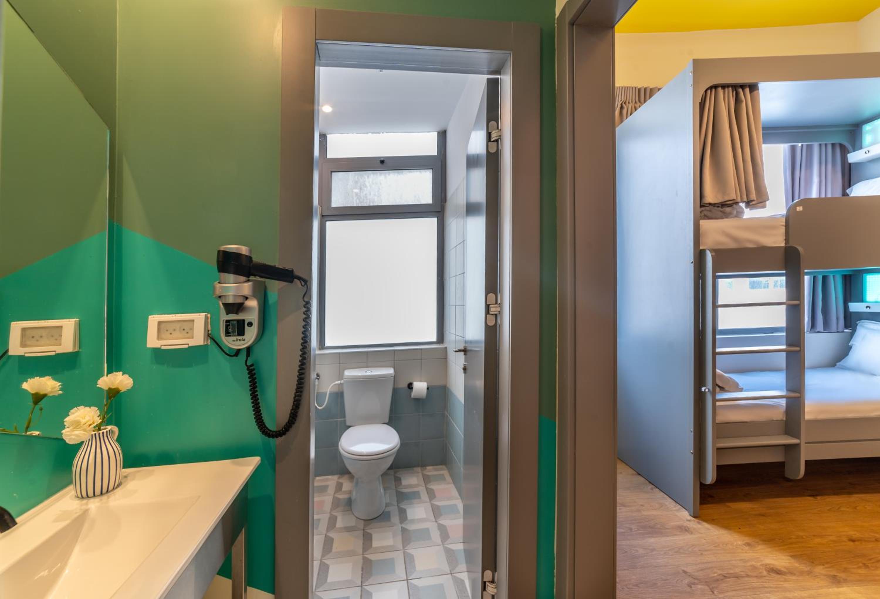Bed in 8-Bed Mixed Dormitory Room