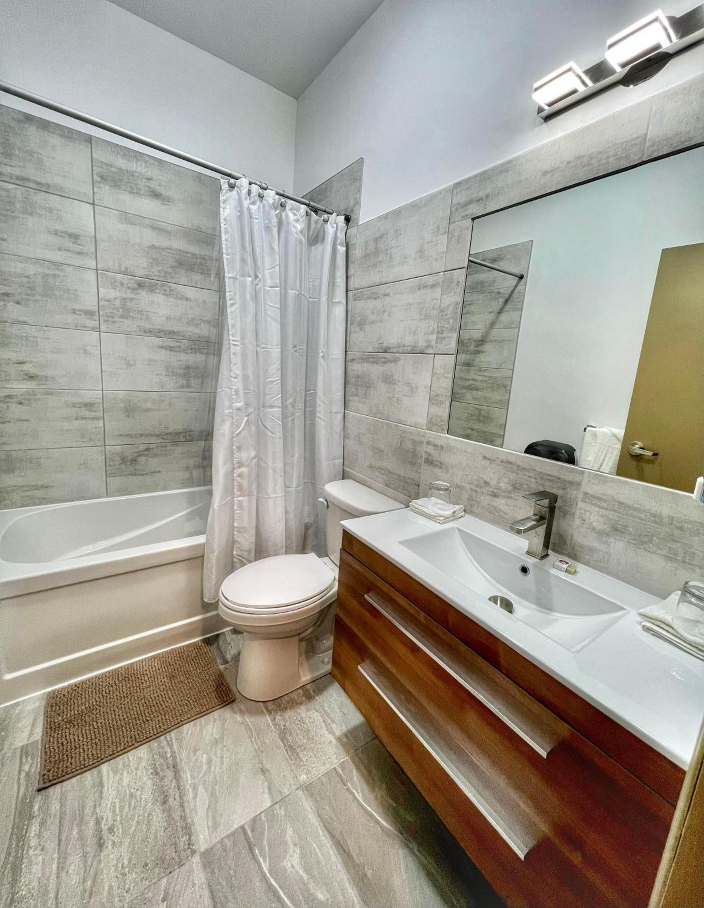 Queen Room - Photo 8