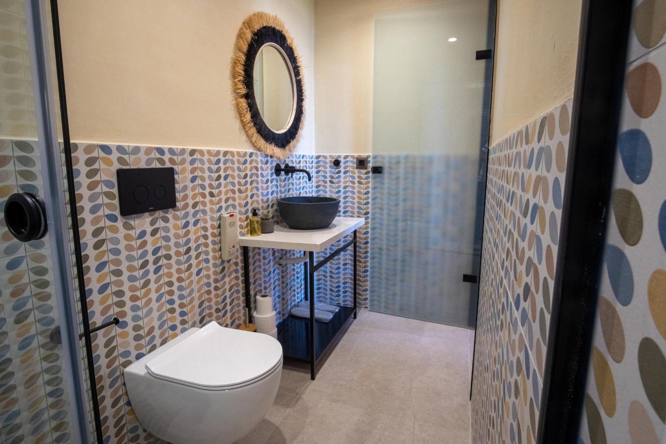 Superior Room with Balcony and Sea View - Photo 7