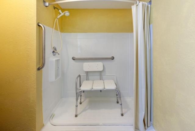 Double Room with Two Double Beds - Mobility Access/Non-Smoking - Photo 3