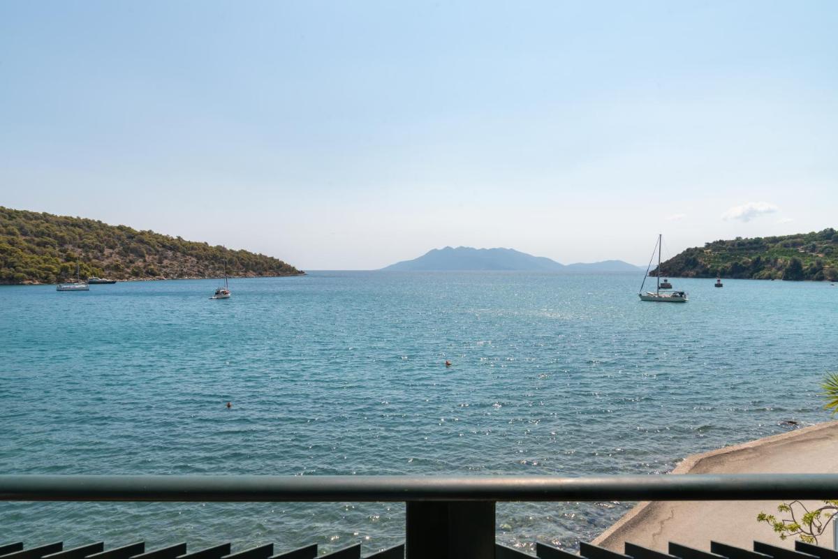 Double Room with Balcony and Sea View photo 3