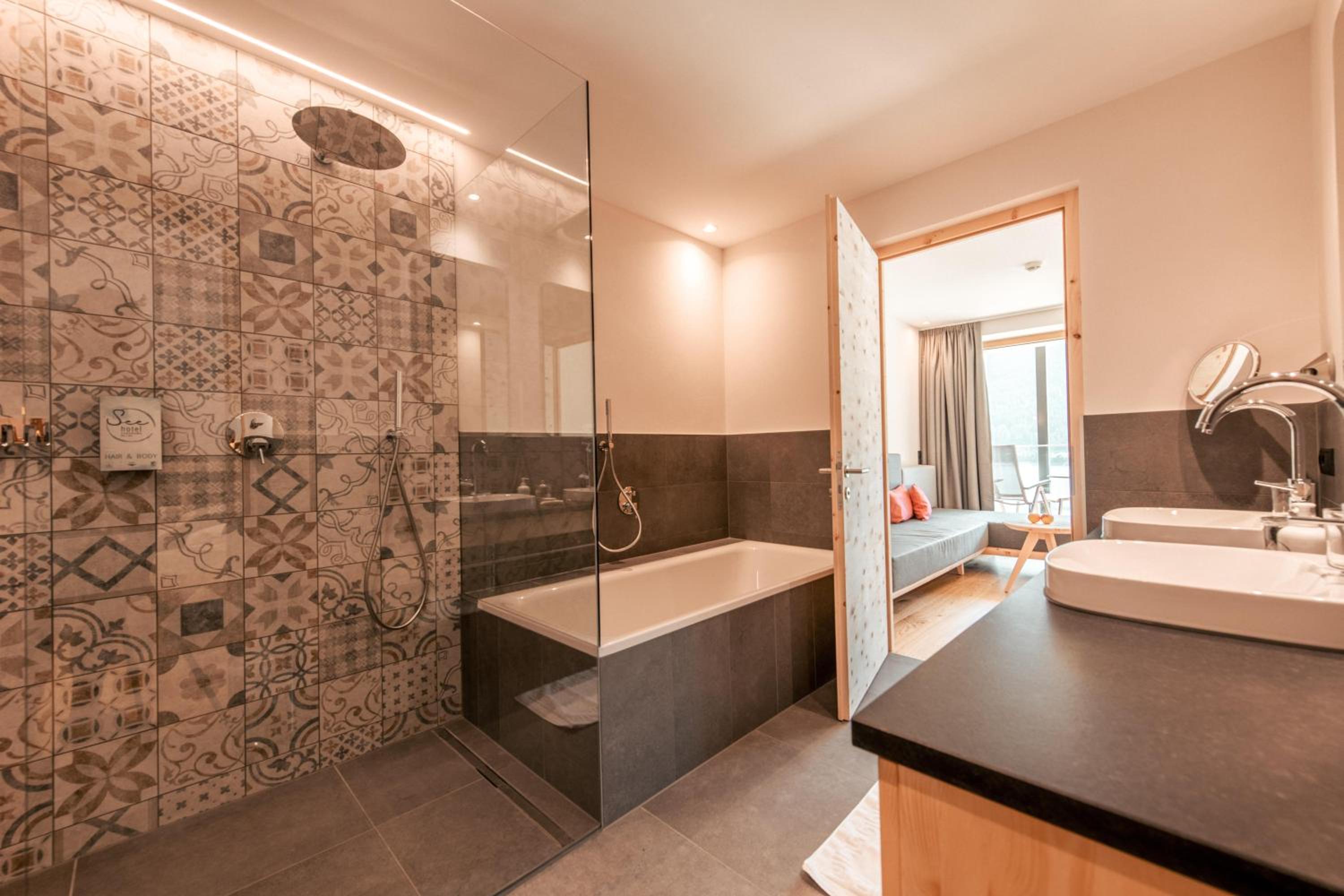 Suite with Lake View - Photo 6