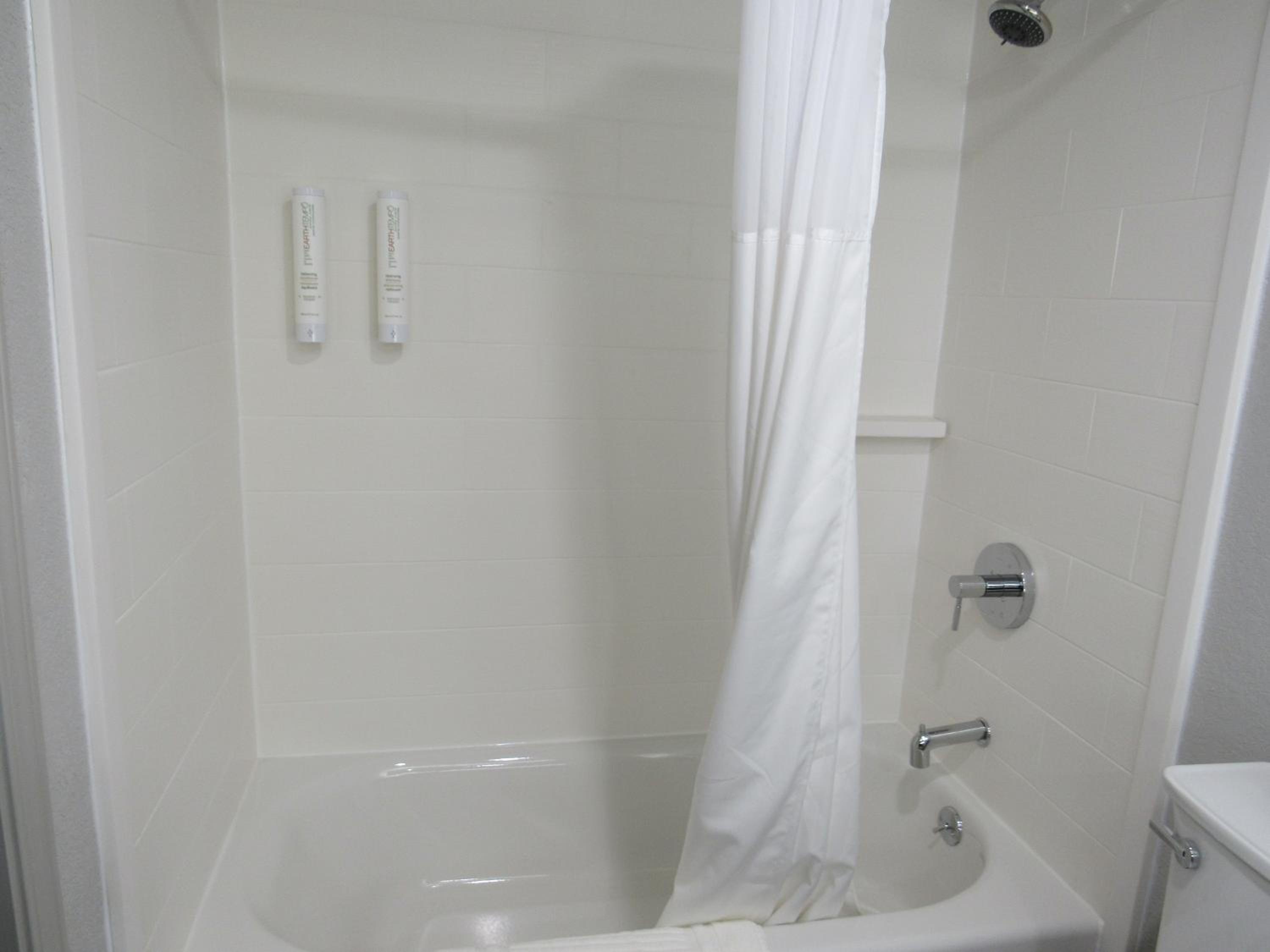 Double Room with Two Double Beds and Chair - Non-Smoking - Photo 7