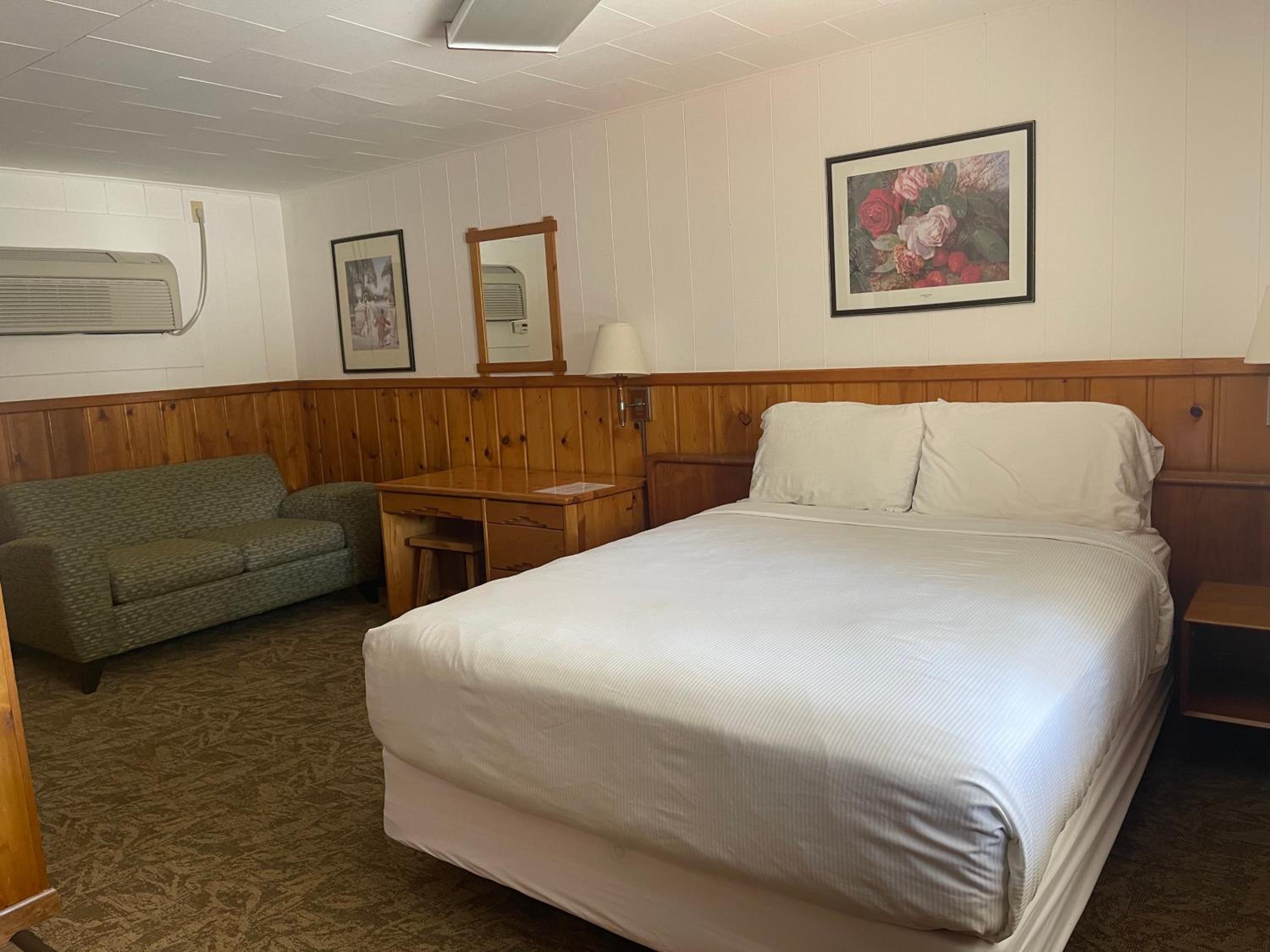 Queen Room photo 3