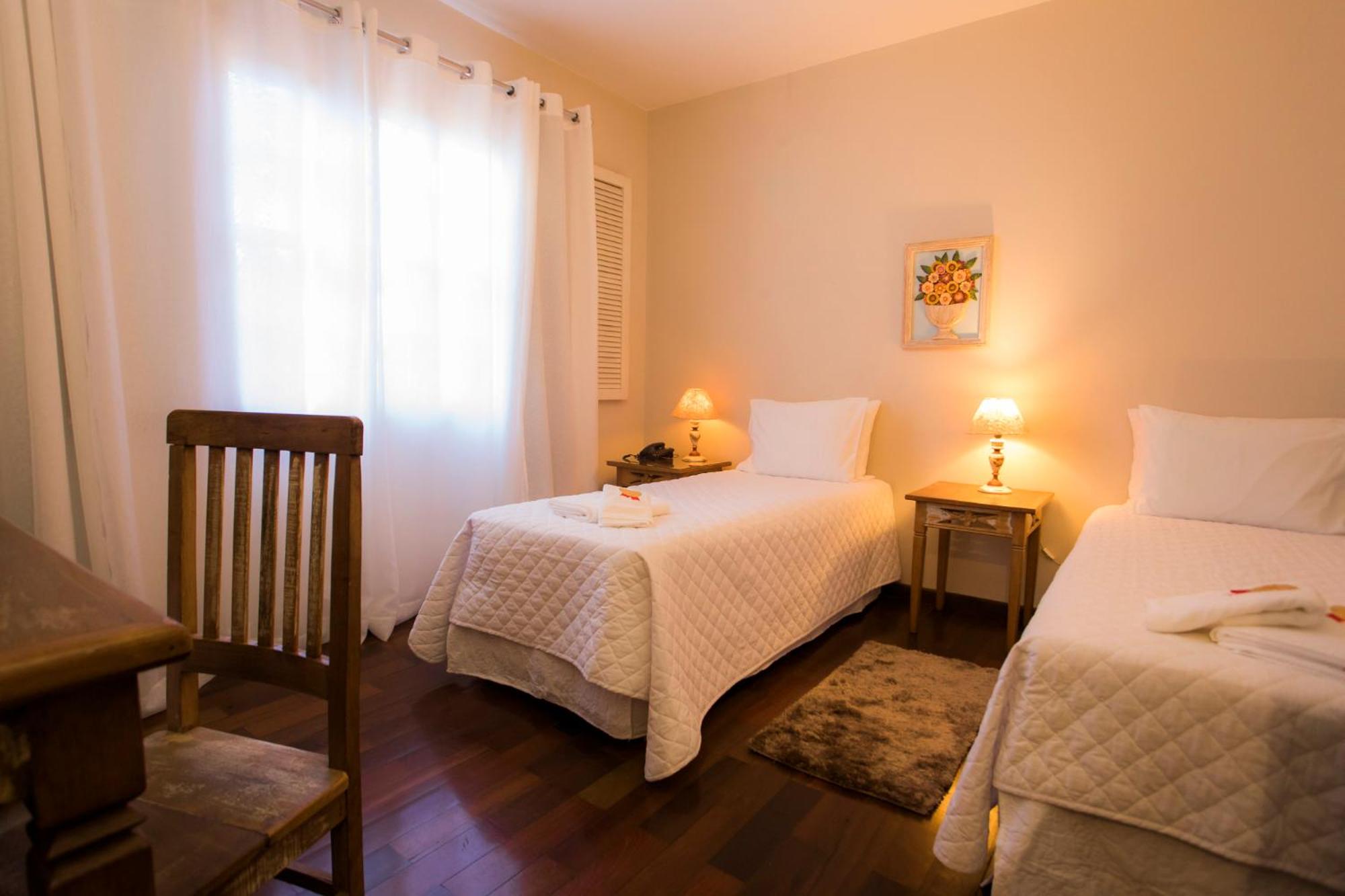 Standard Twin Room photo 3