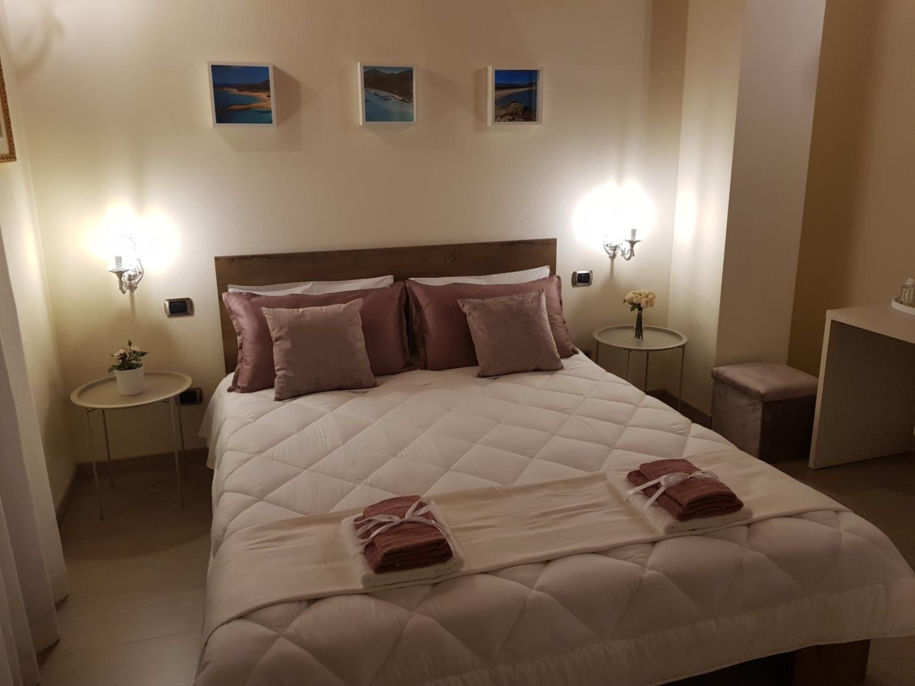 Standard Double Room - Photo 7