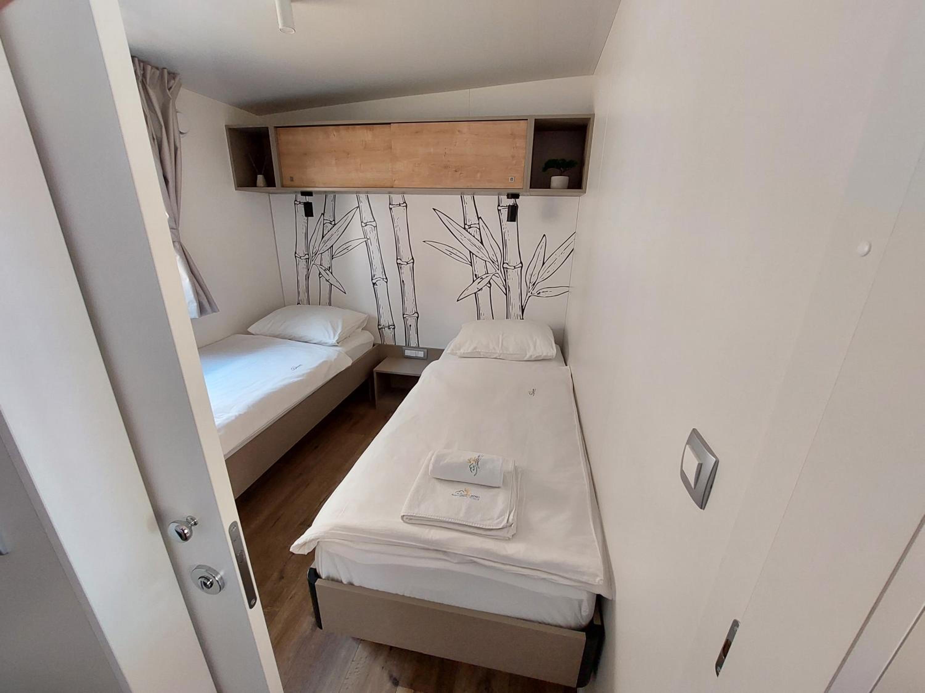 Mobile Home photo 1