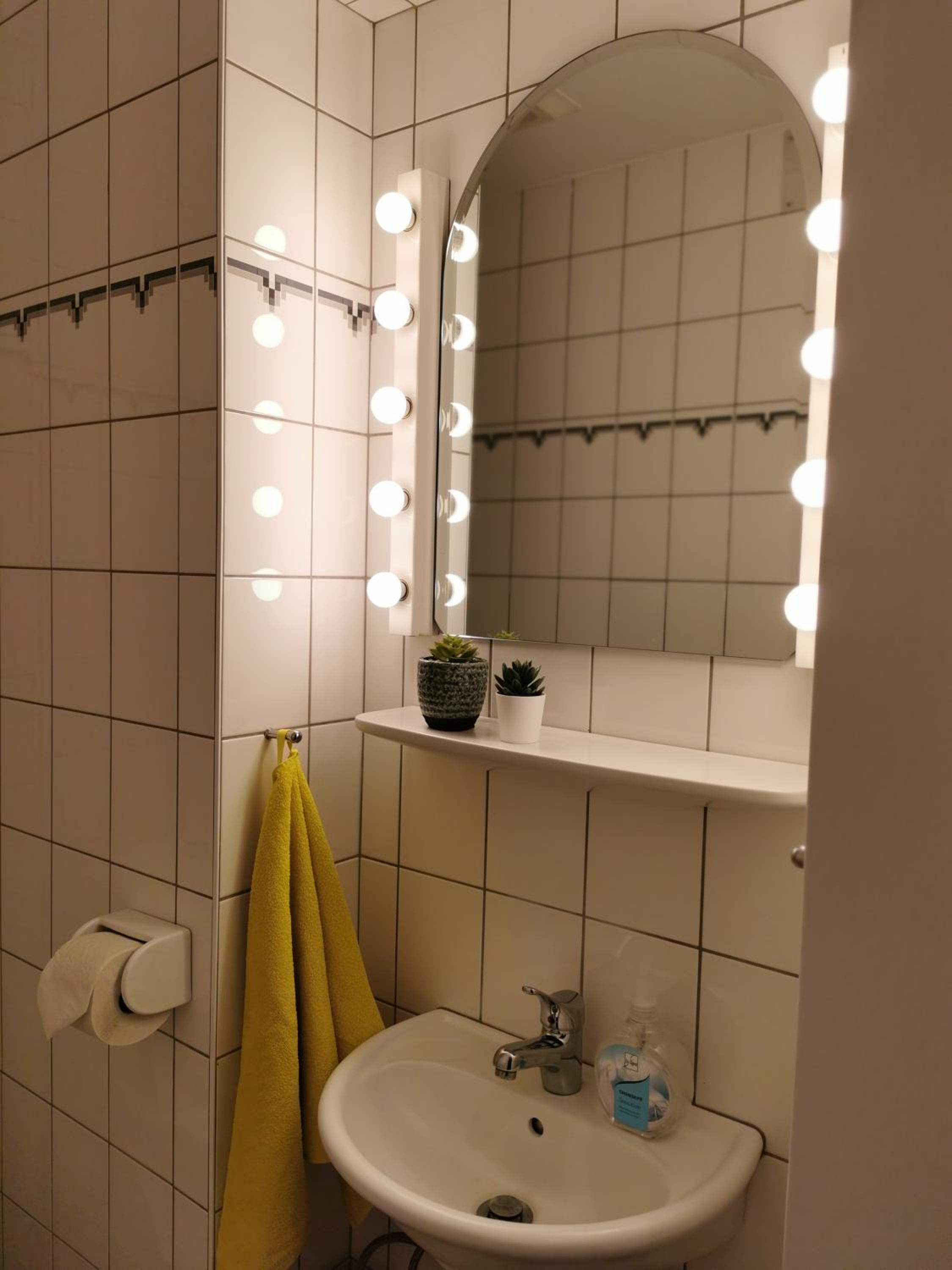 One-Bedroom Apartment - Photo 19