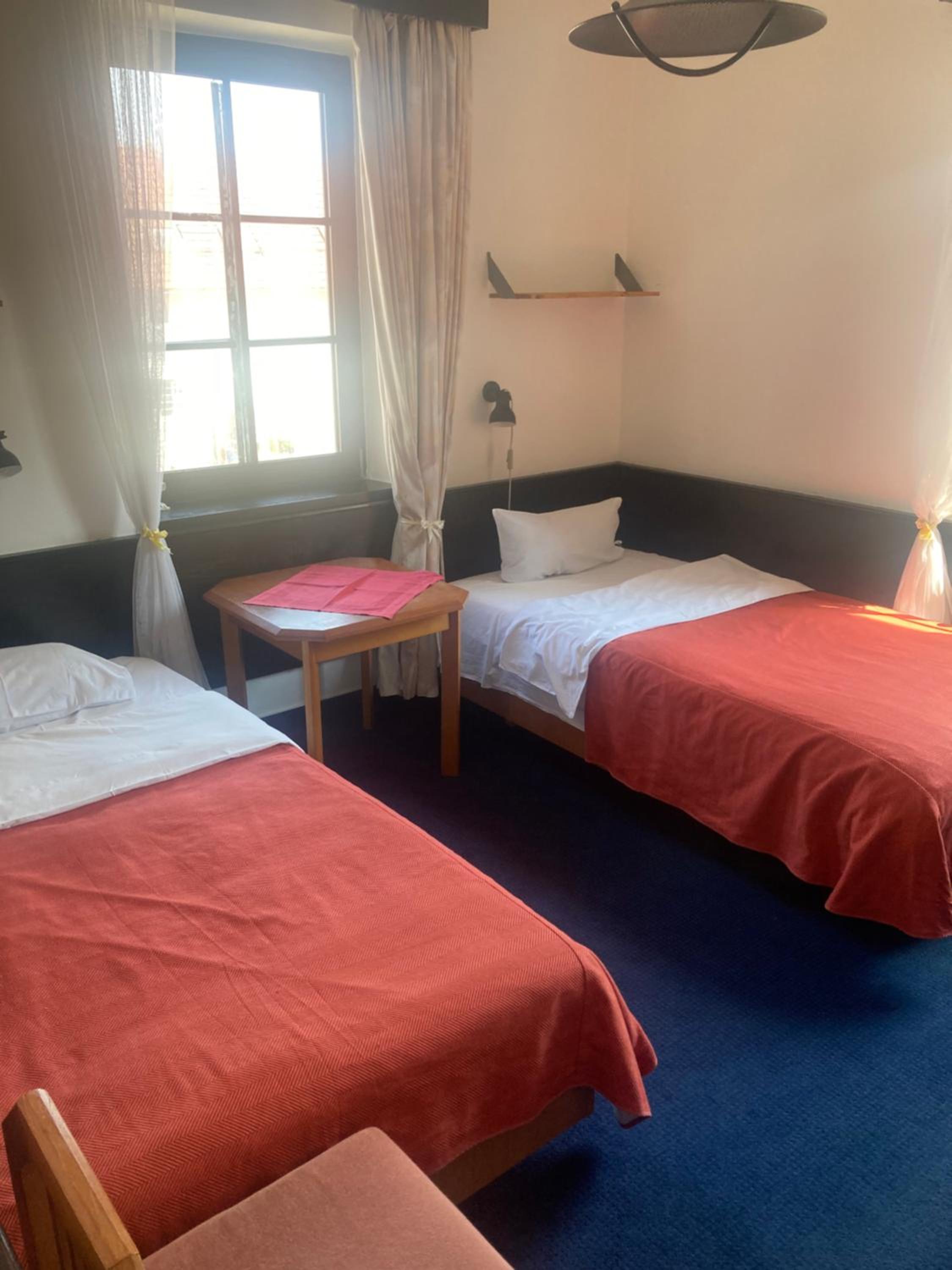 Economy Twin Room photo 3
